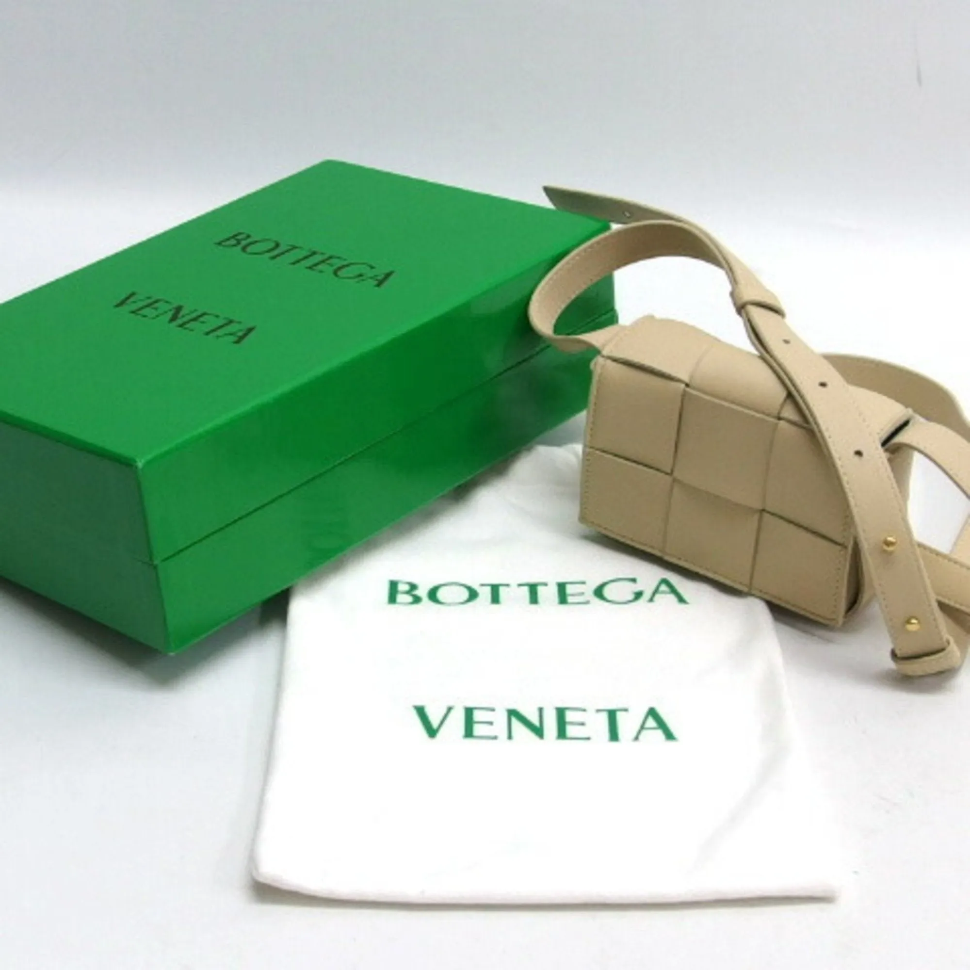 Bottega Veneta Leather Shoulder Bag (Pre-Owned)