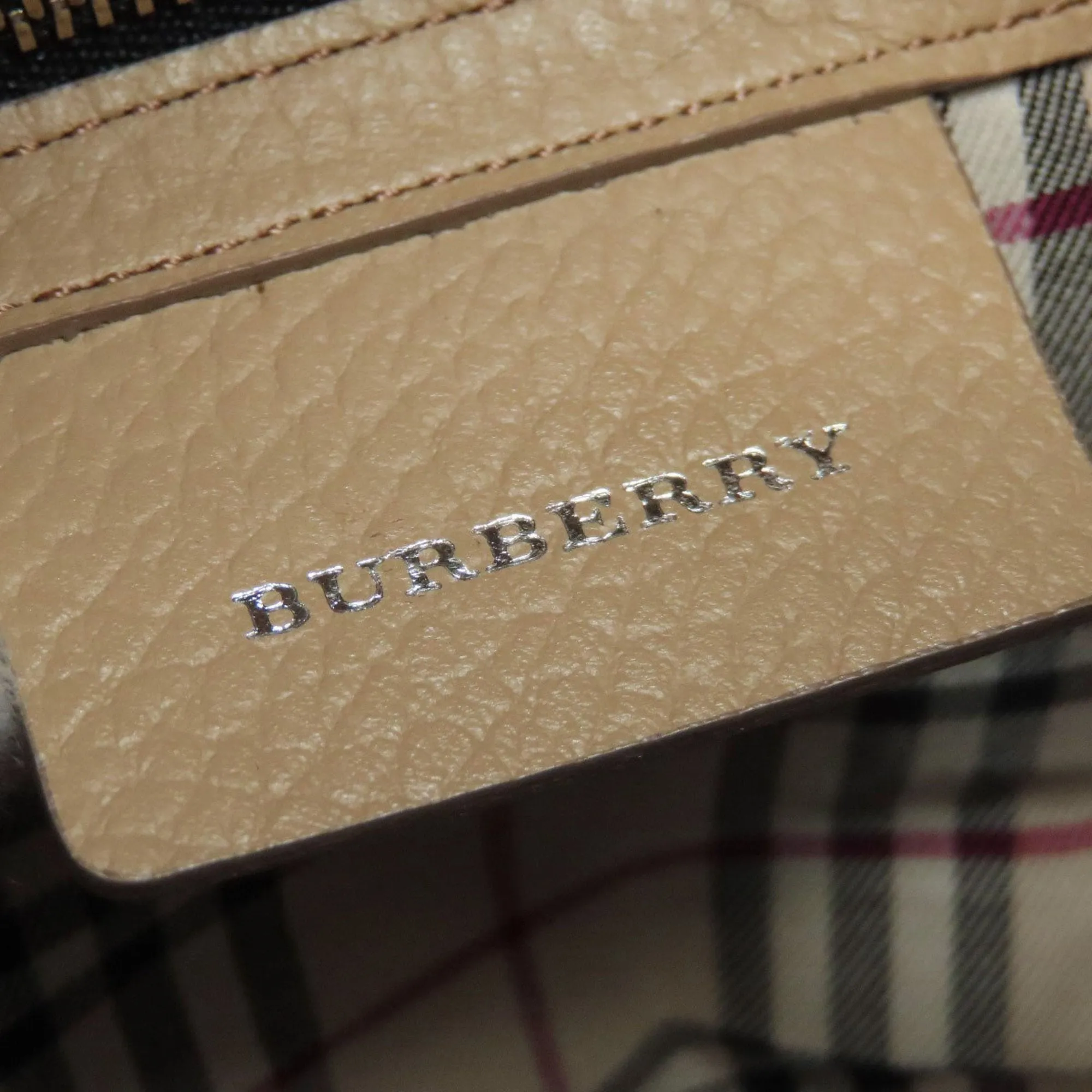 Burberry  Leather Handbag (Pre-Owned)