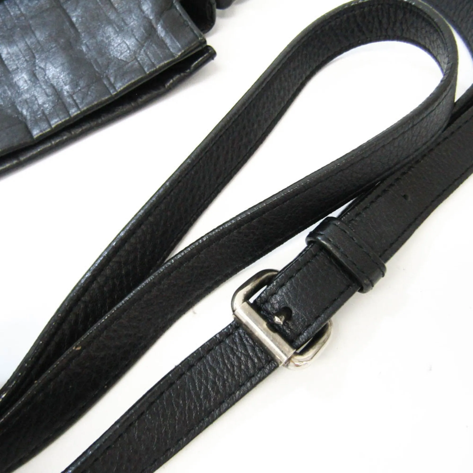Burberry  Leather Shoulder Bag (Pre-Owned)