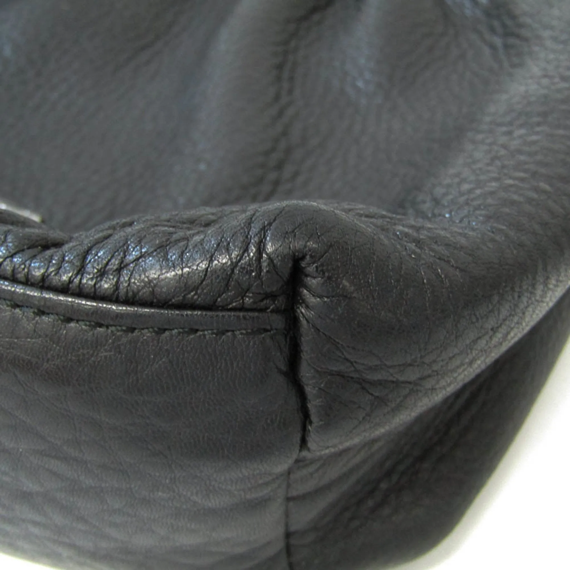 Burberry  Leather Shoulder Bag (Pre-Owned)