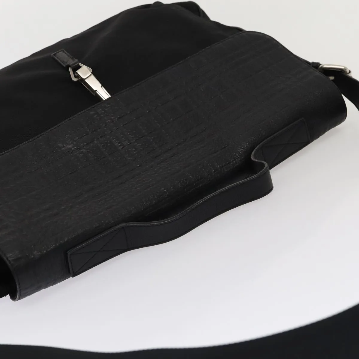 Burberry Nova Check  Leather Shoulder Bag (Pre-Owned)