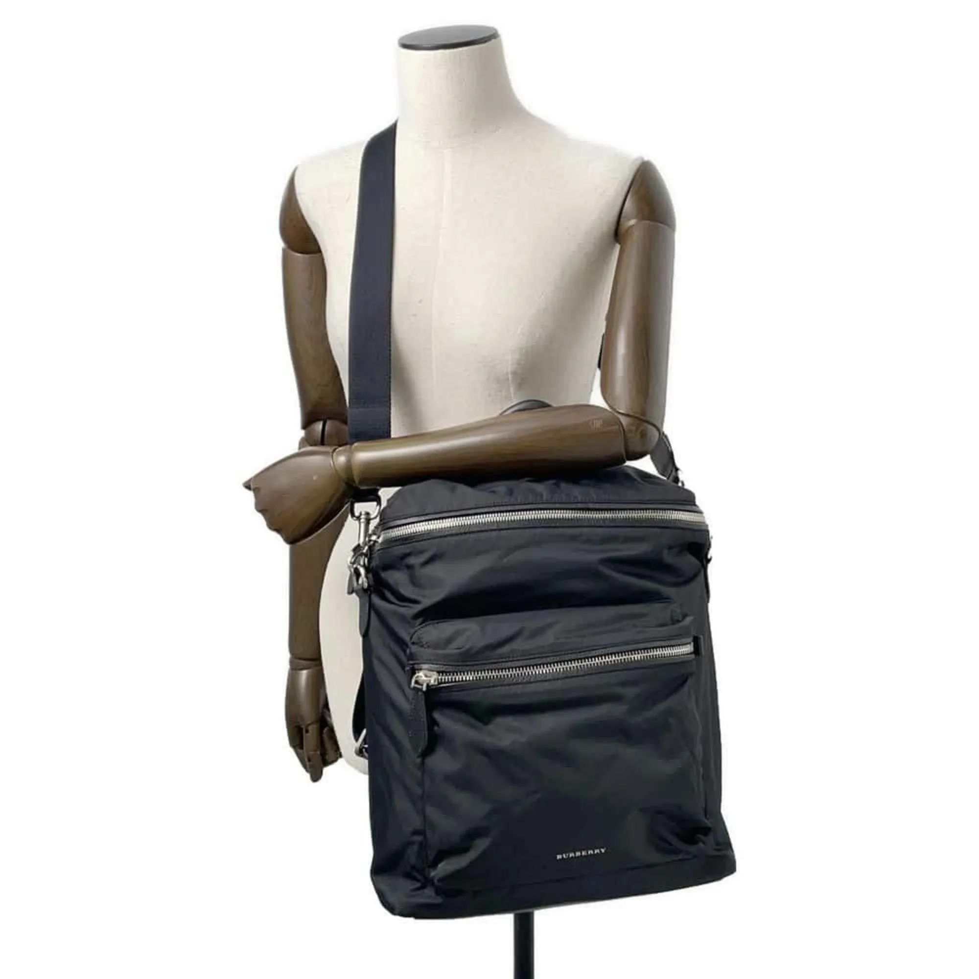 Burberry Nylon Shoulder Bag (Pre-Owned)