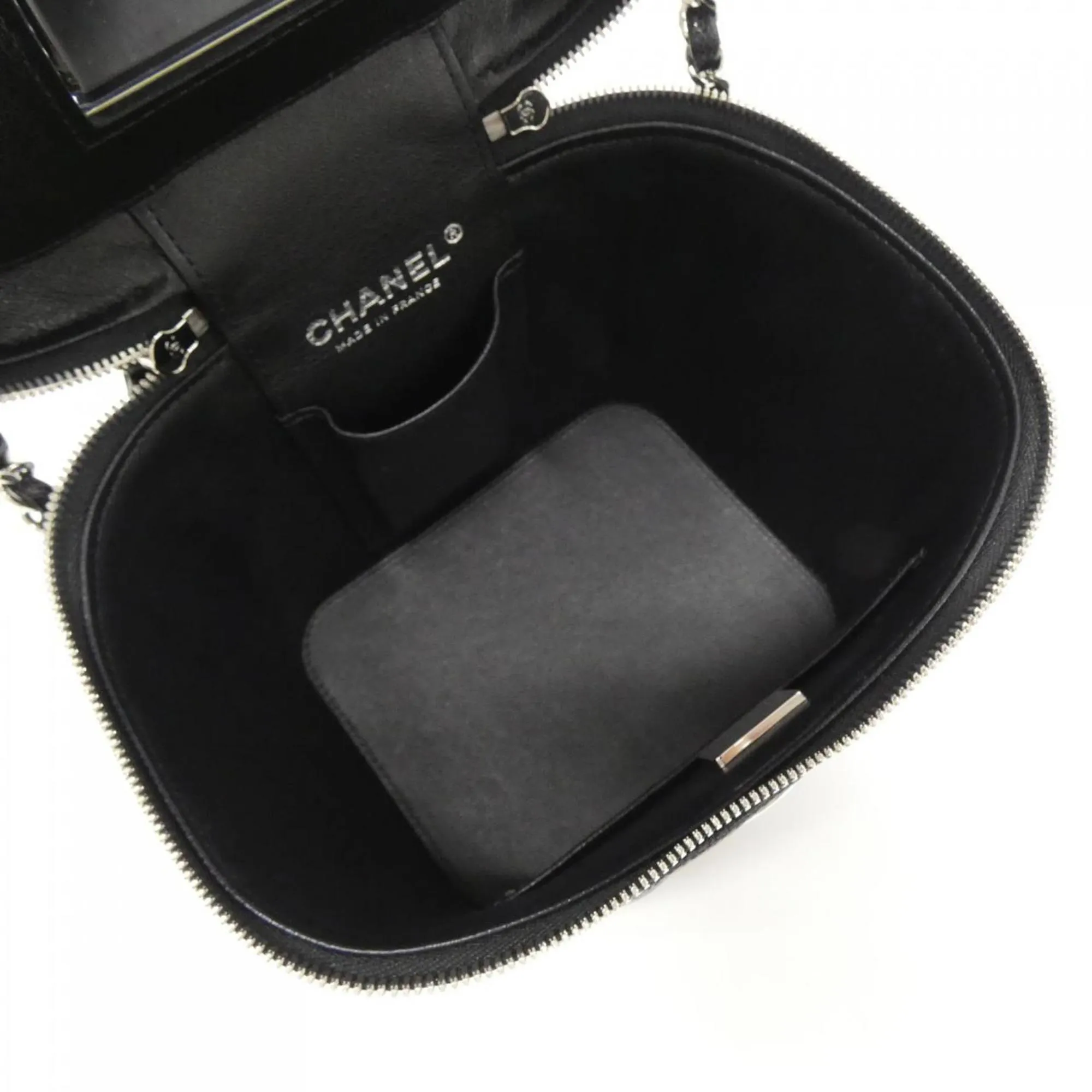 Chanel Grained Calfskin Shoulder Bag (Pre-Owned)