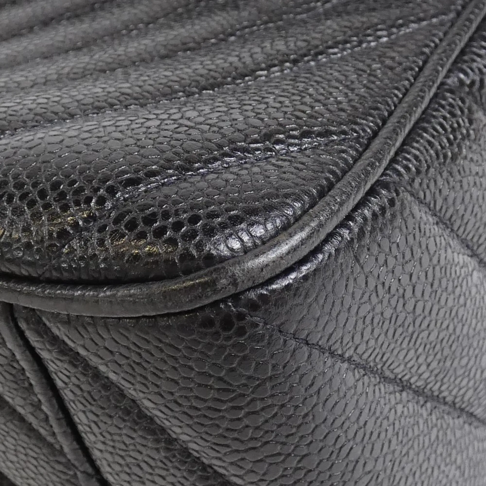 Chanel Grained Calfskin Shoulder Bag (Pre-Owned)