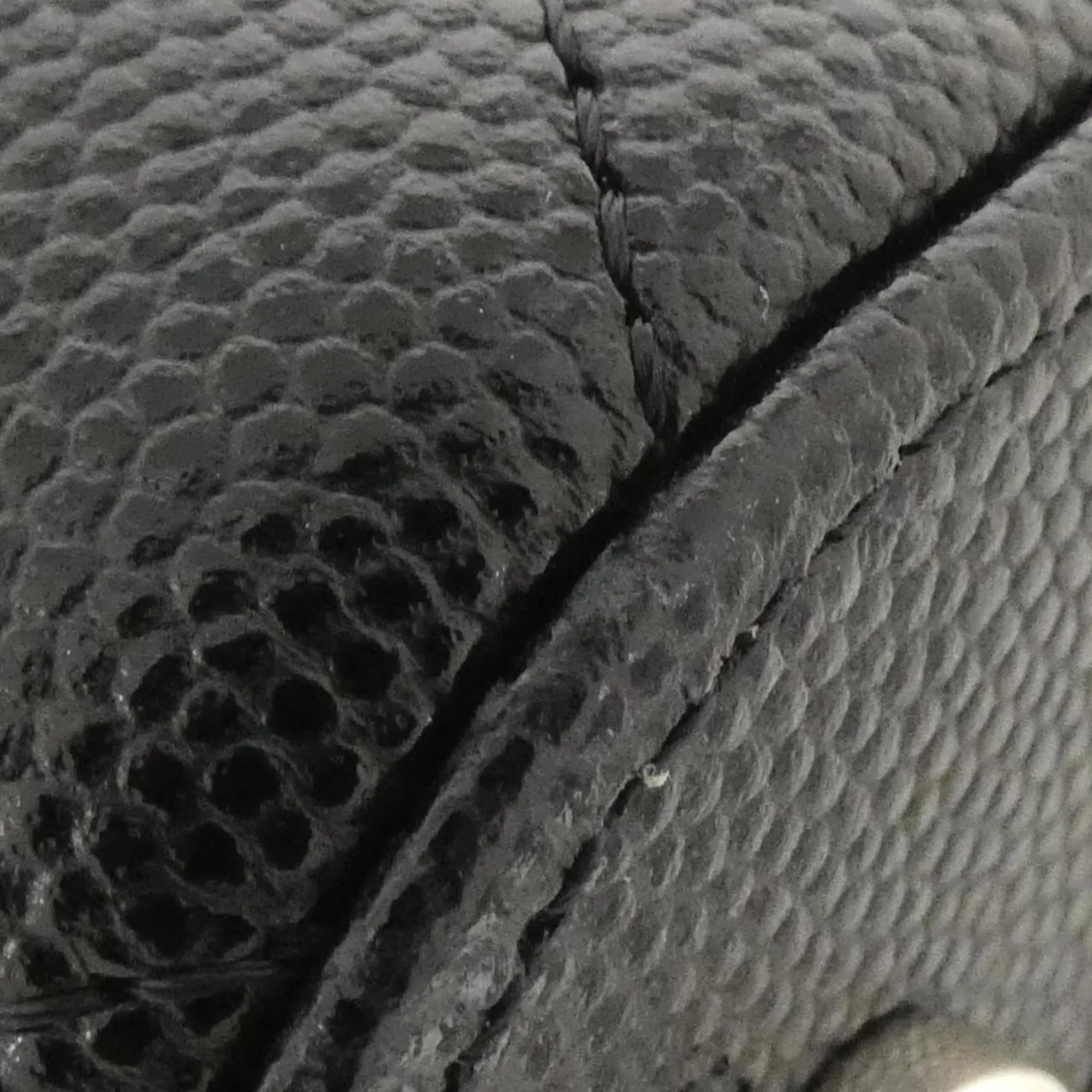 Chanel Grained Calfskin Shoulder Bag (Pre-Owned)