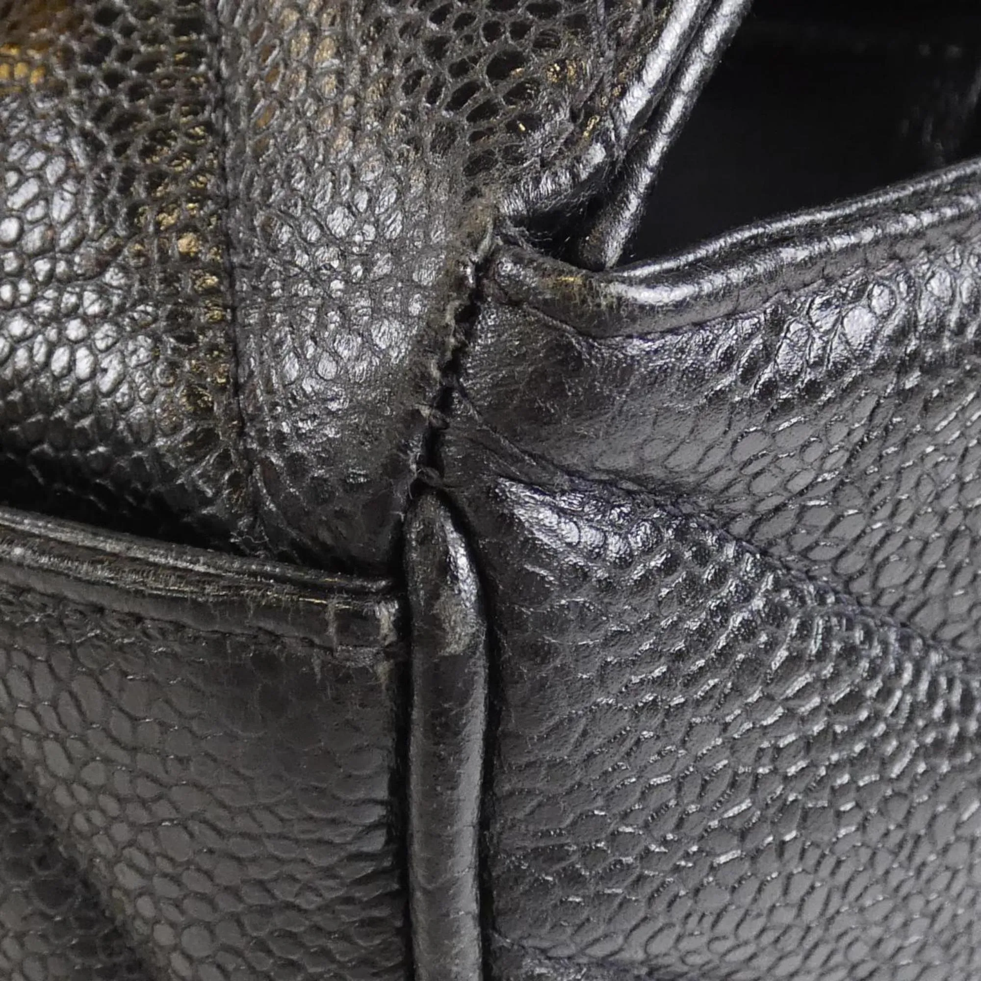 Chanel Grained Calfskin Shoulder Bag (Pre-Owned)