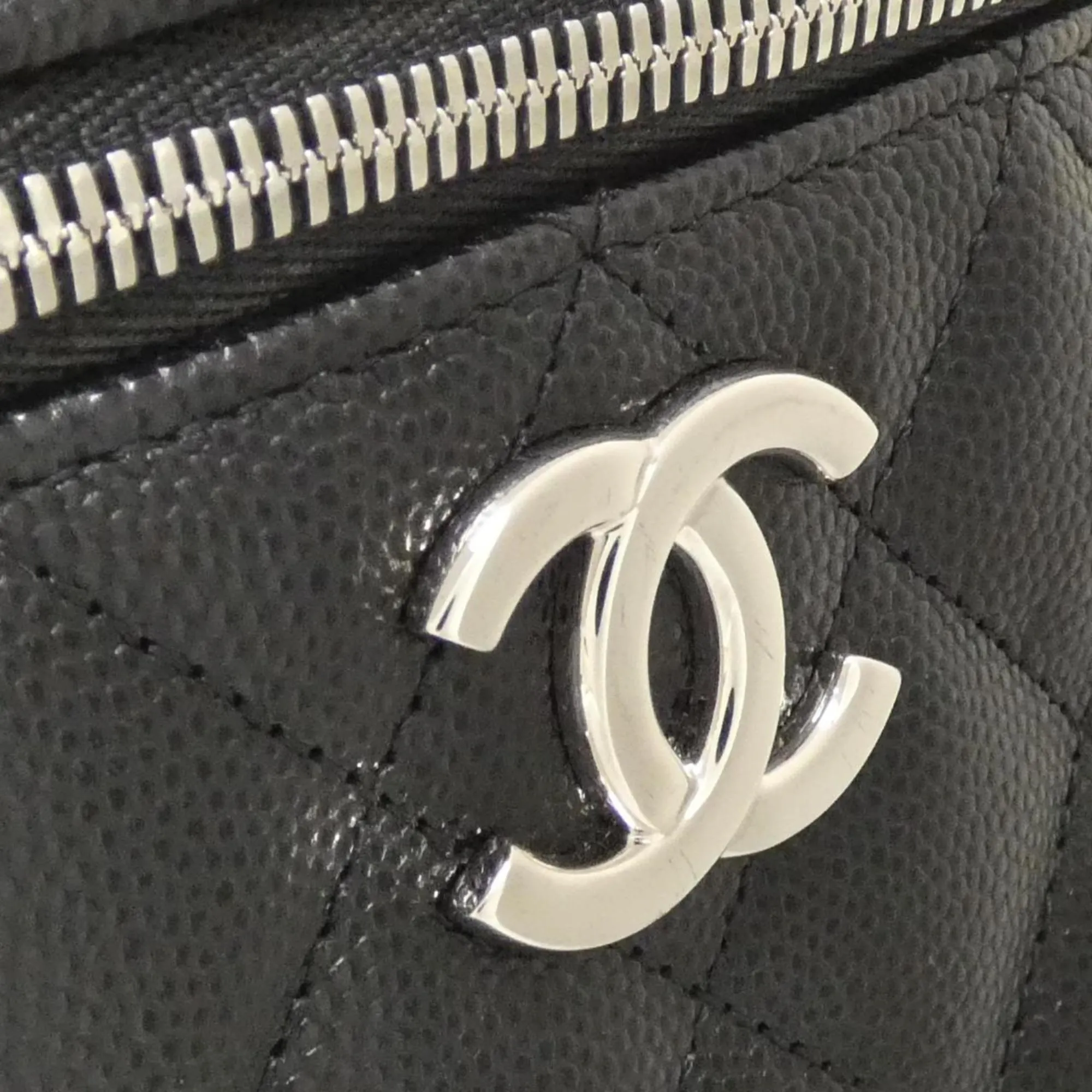 Chanel Grained Calfskin Shoulder Bag (Pre-Owned)