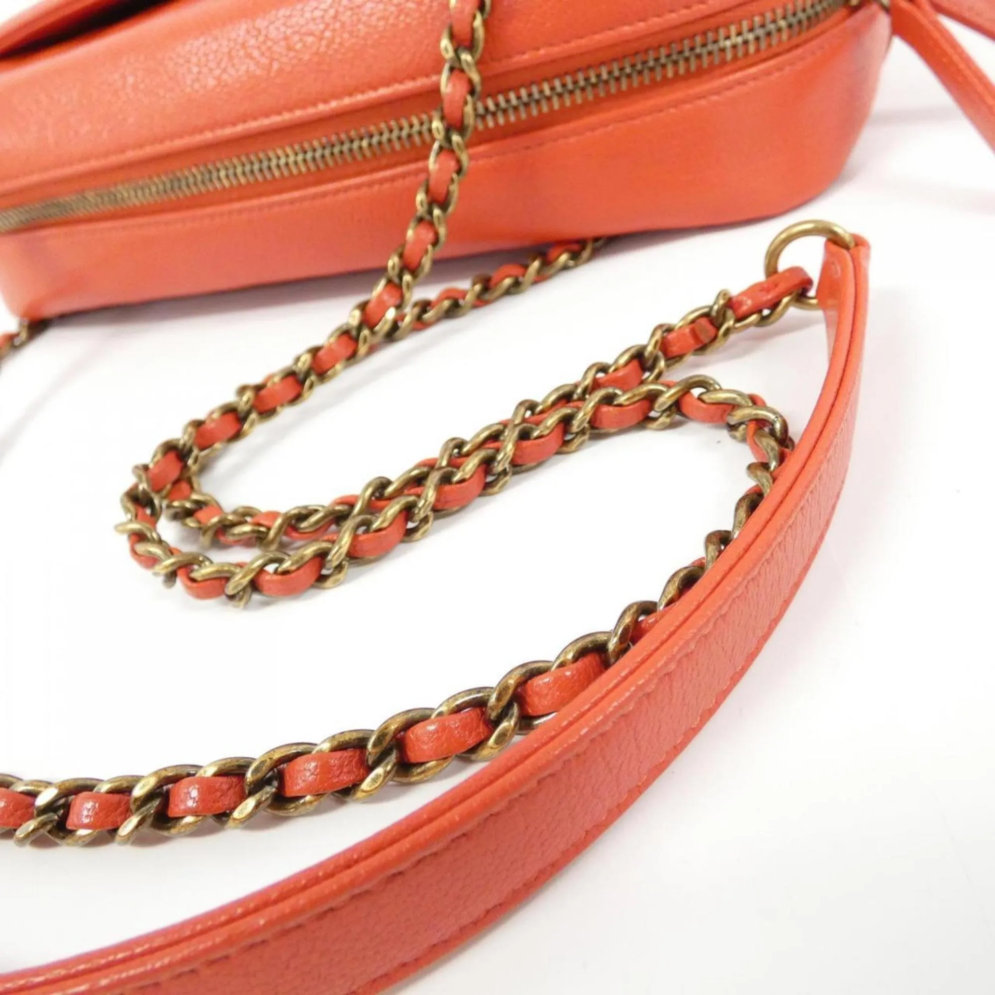 Chanel Leather Shoulder Bag (Pre-Owned)