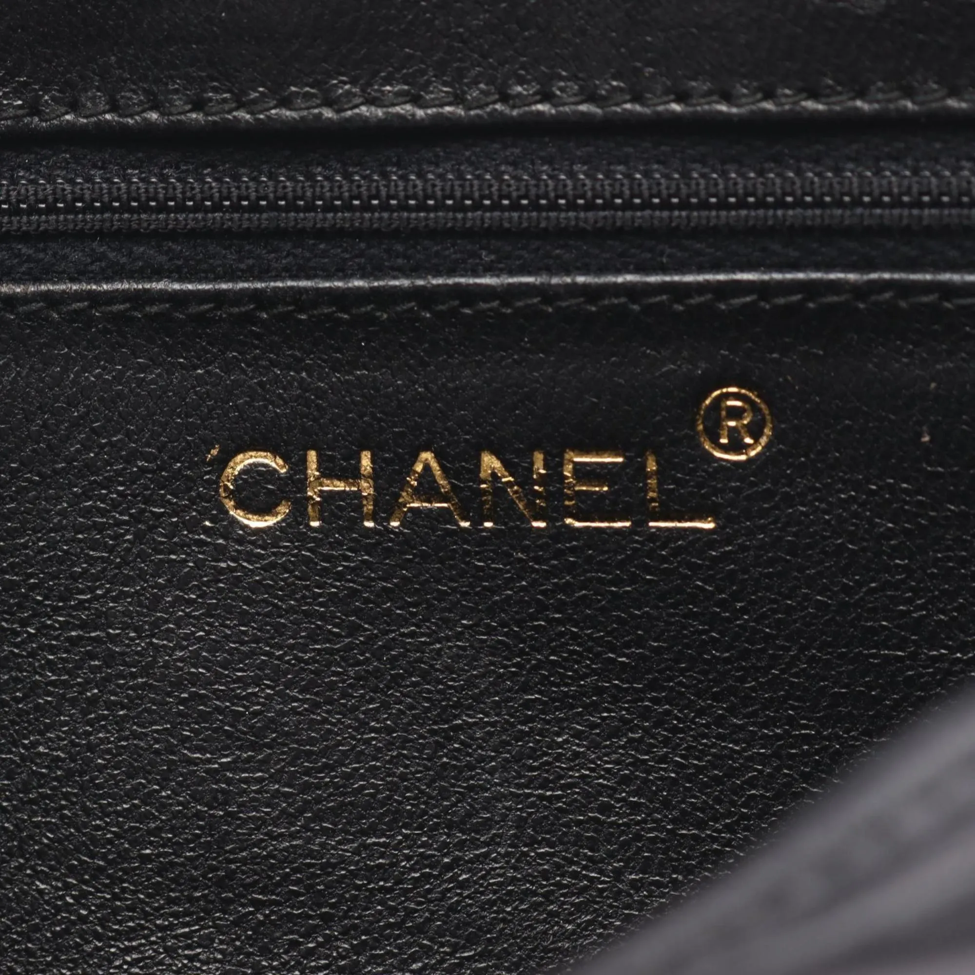 Chanel Leather Shoulder Bag (Pre-Owned)