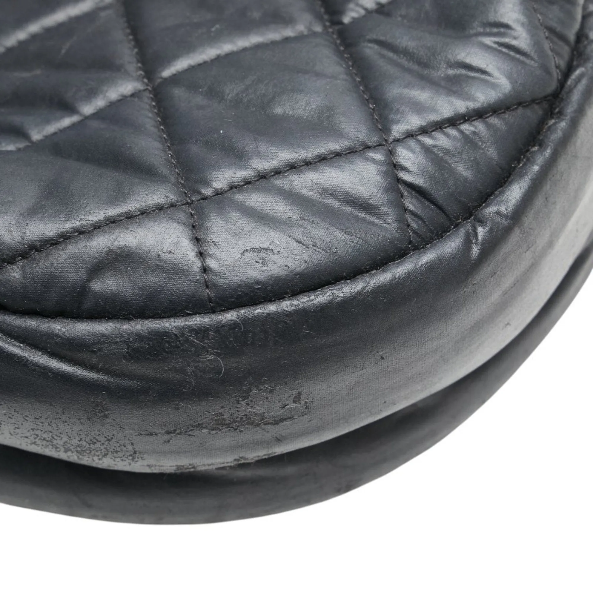 Chanel Leather Shoulder Bag (Pre-Owned)