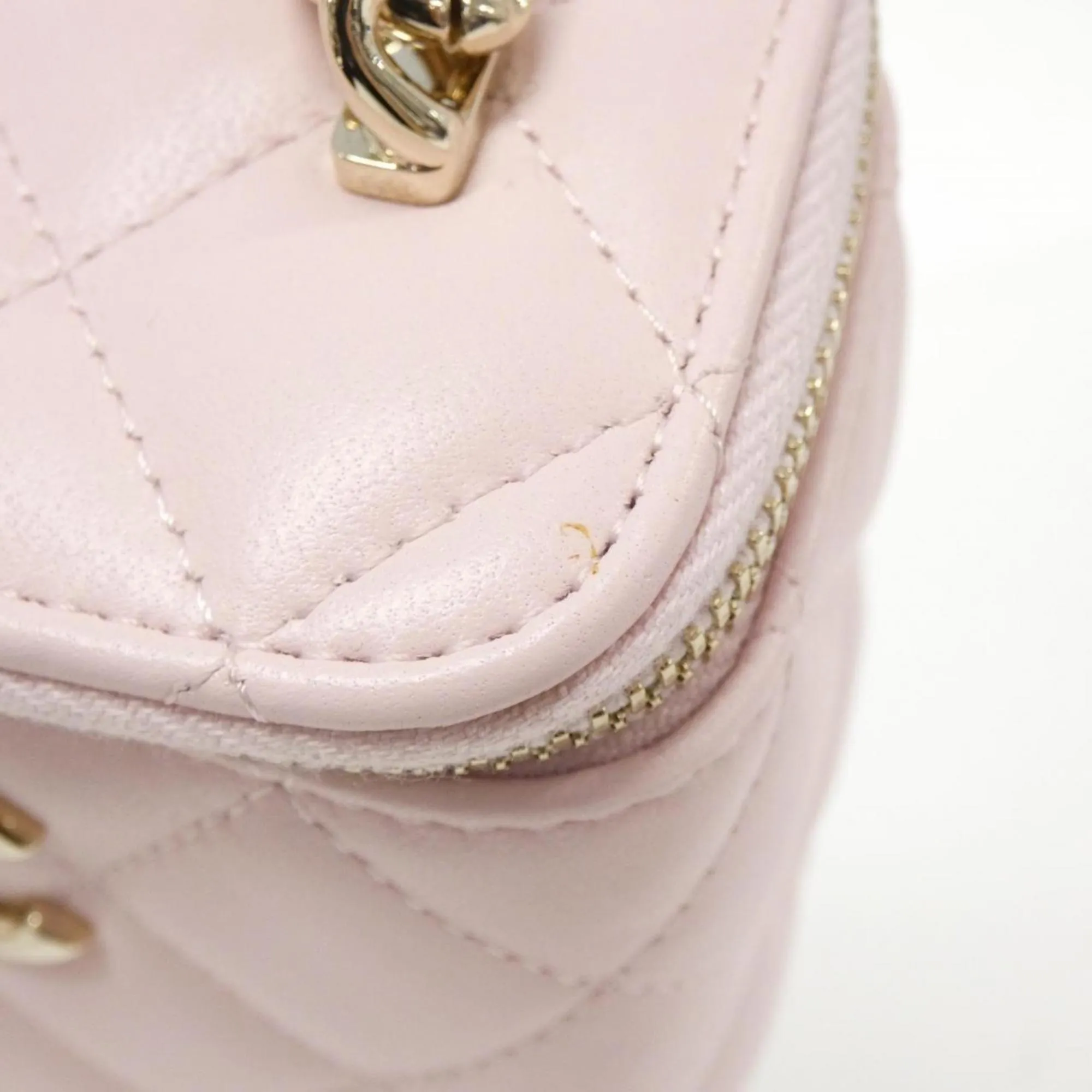 Chanel Leather Shoulder Bag (Pre-Owned)