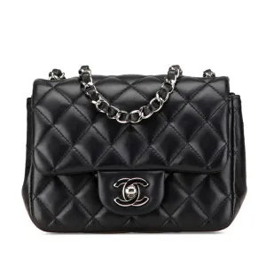 Chanel Leather Shoulder Bag (Pre-Owned)