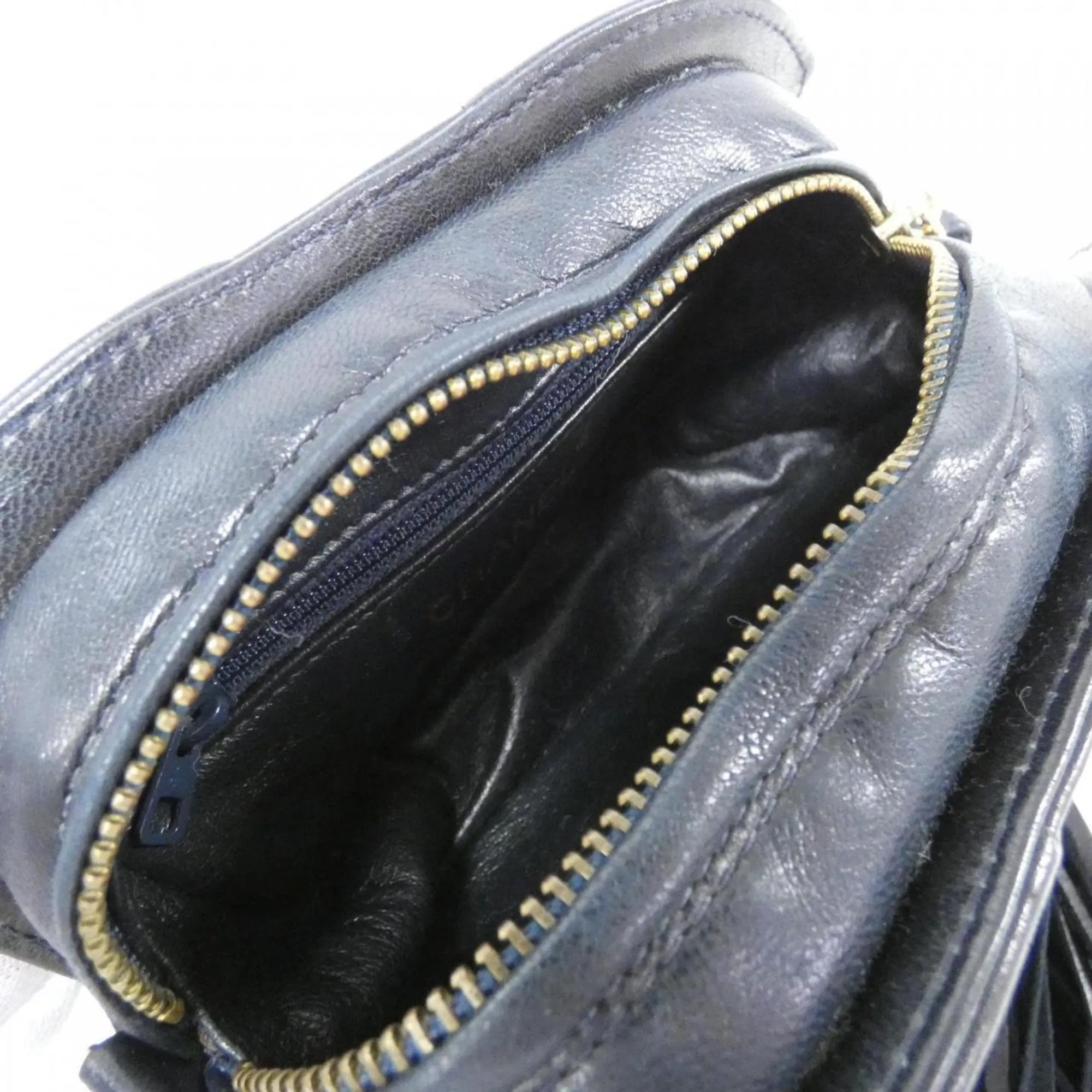 Chanel Leather Shoulder Bag (Pre-Owned)