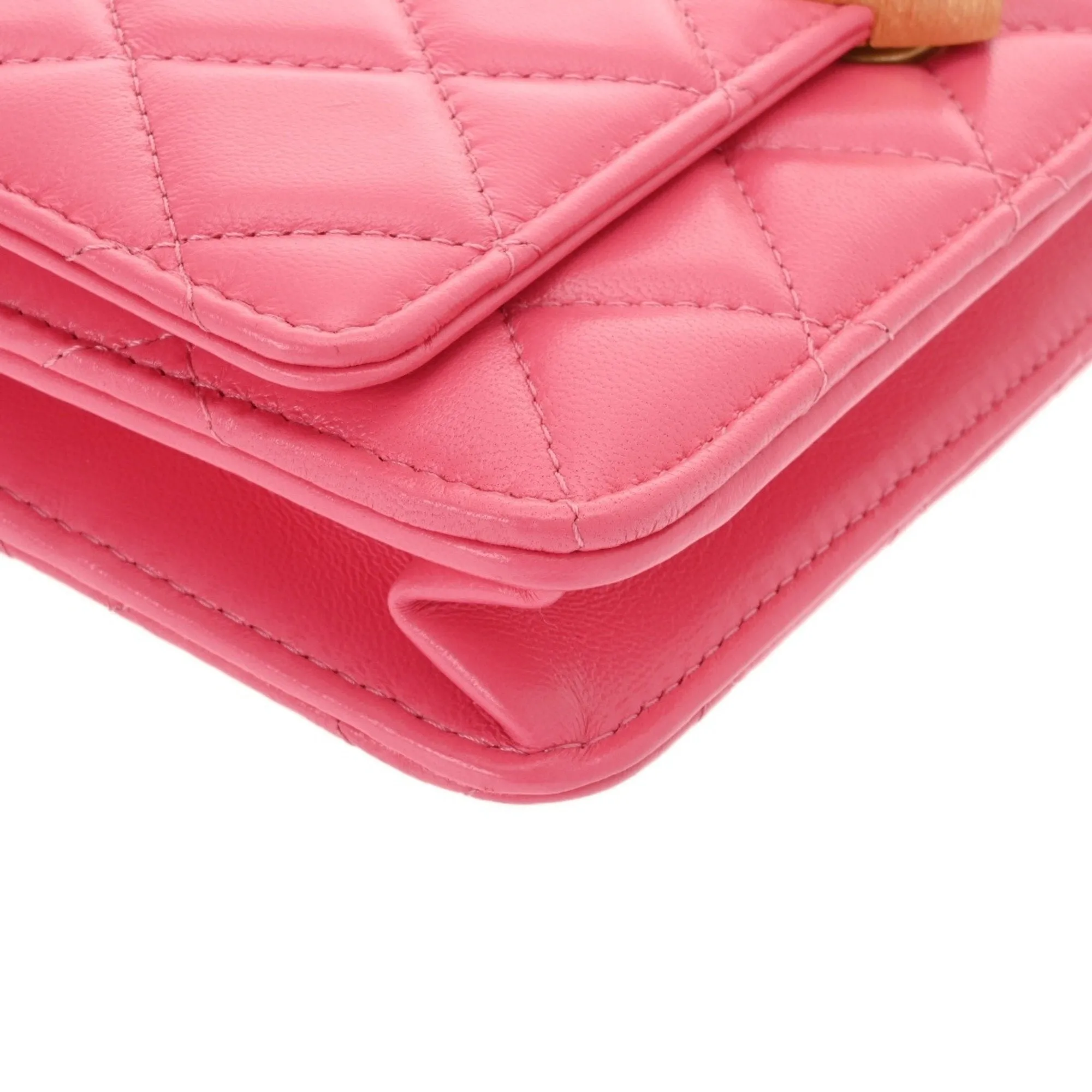 Chanel Leather Shoulder Bag (Pre-Owned)
