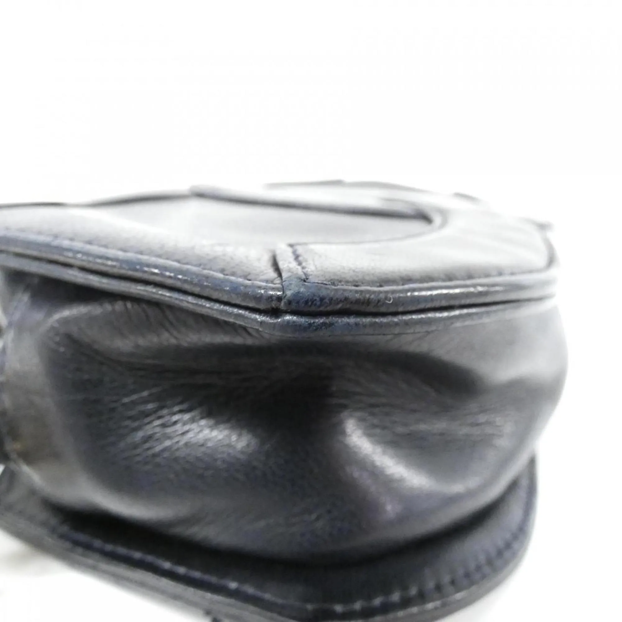 Chanel Leather Shoulder Bag (Pre-Owned)