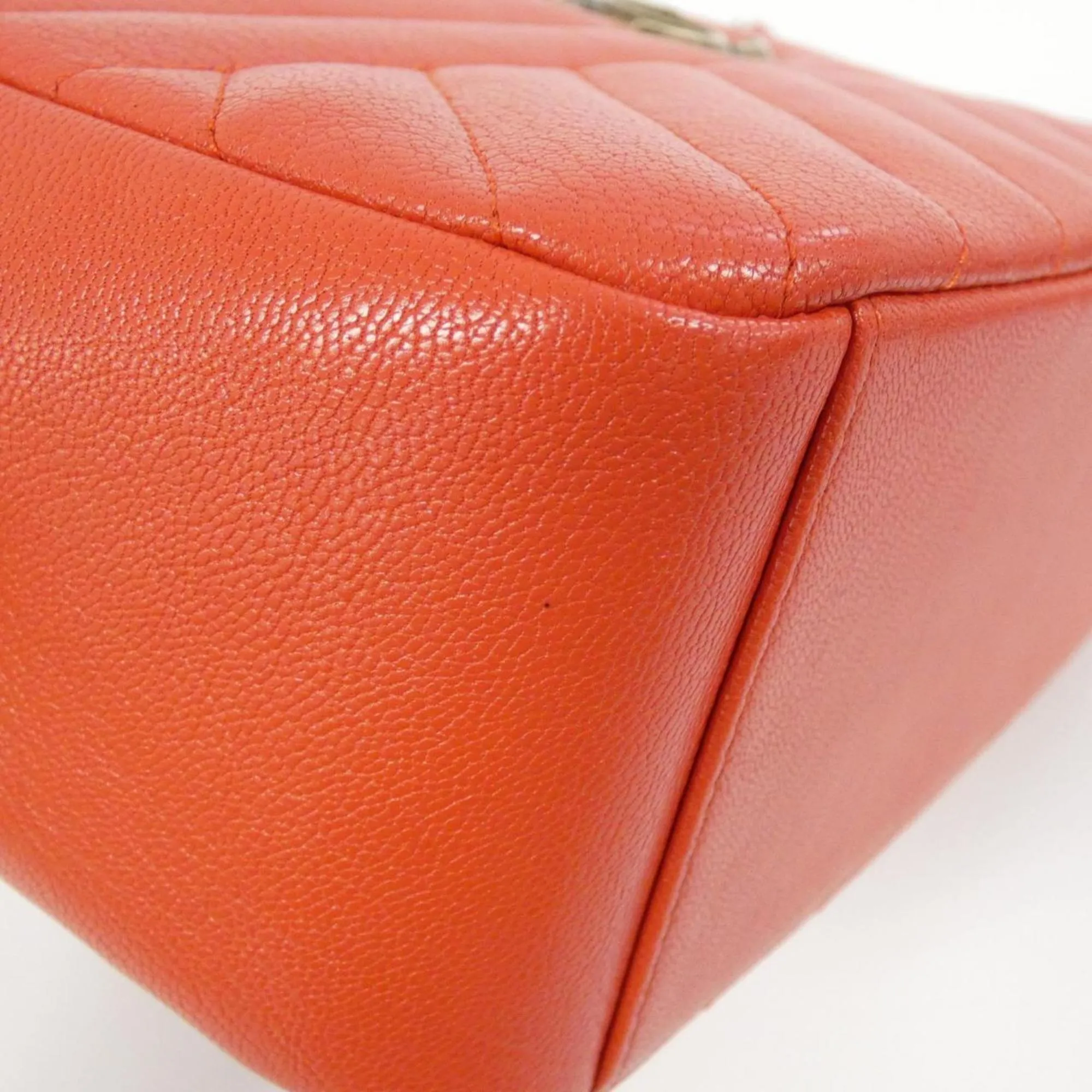 Chanel Leather Shoulder Bag (Pre-Owned)