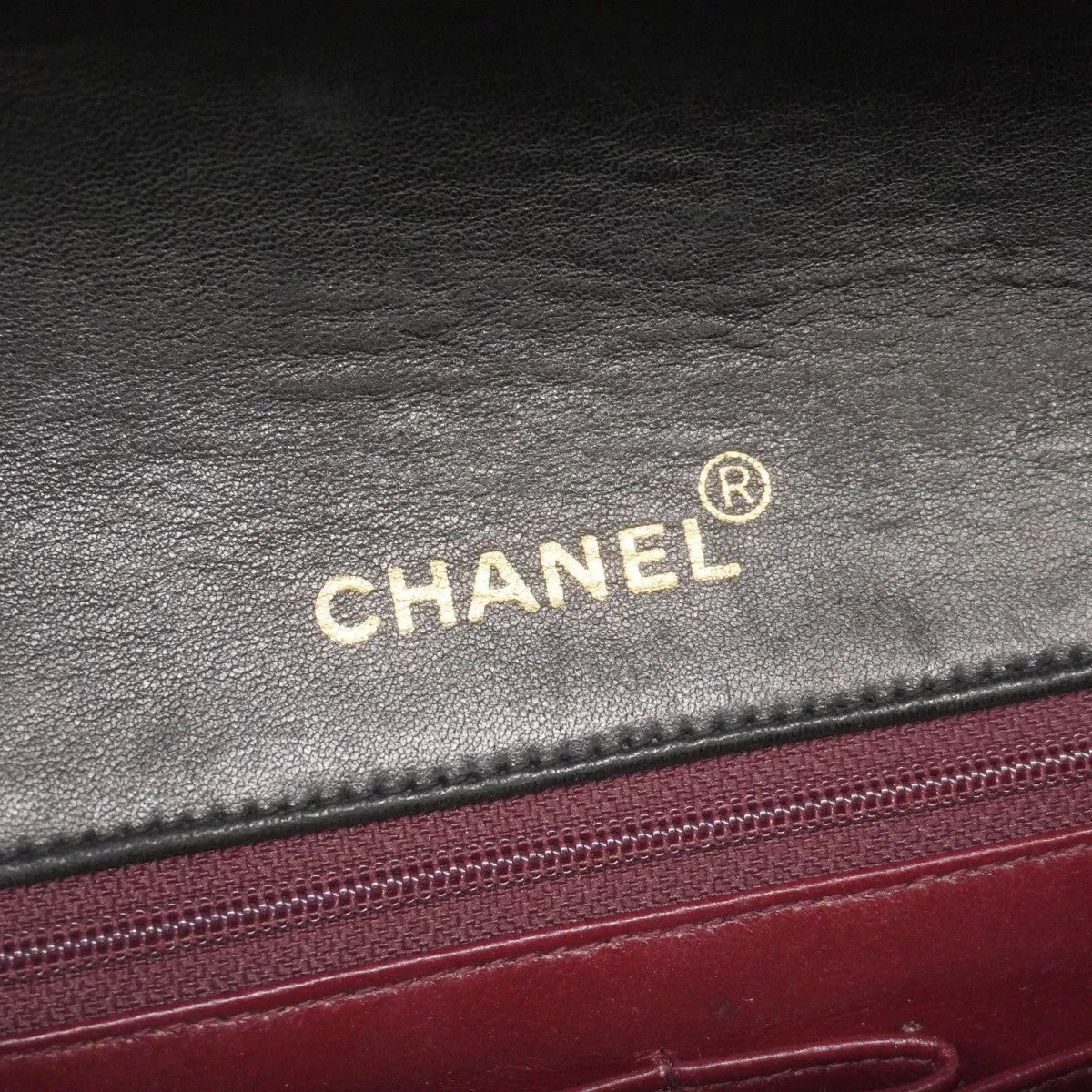 Chanel Leather Shoulder Bag (Pre-Owned)