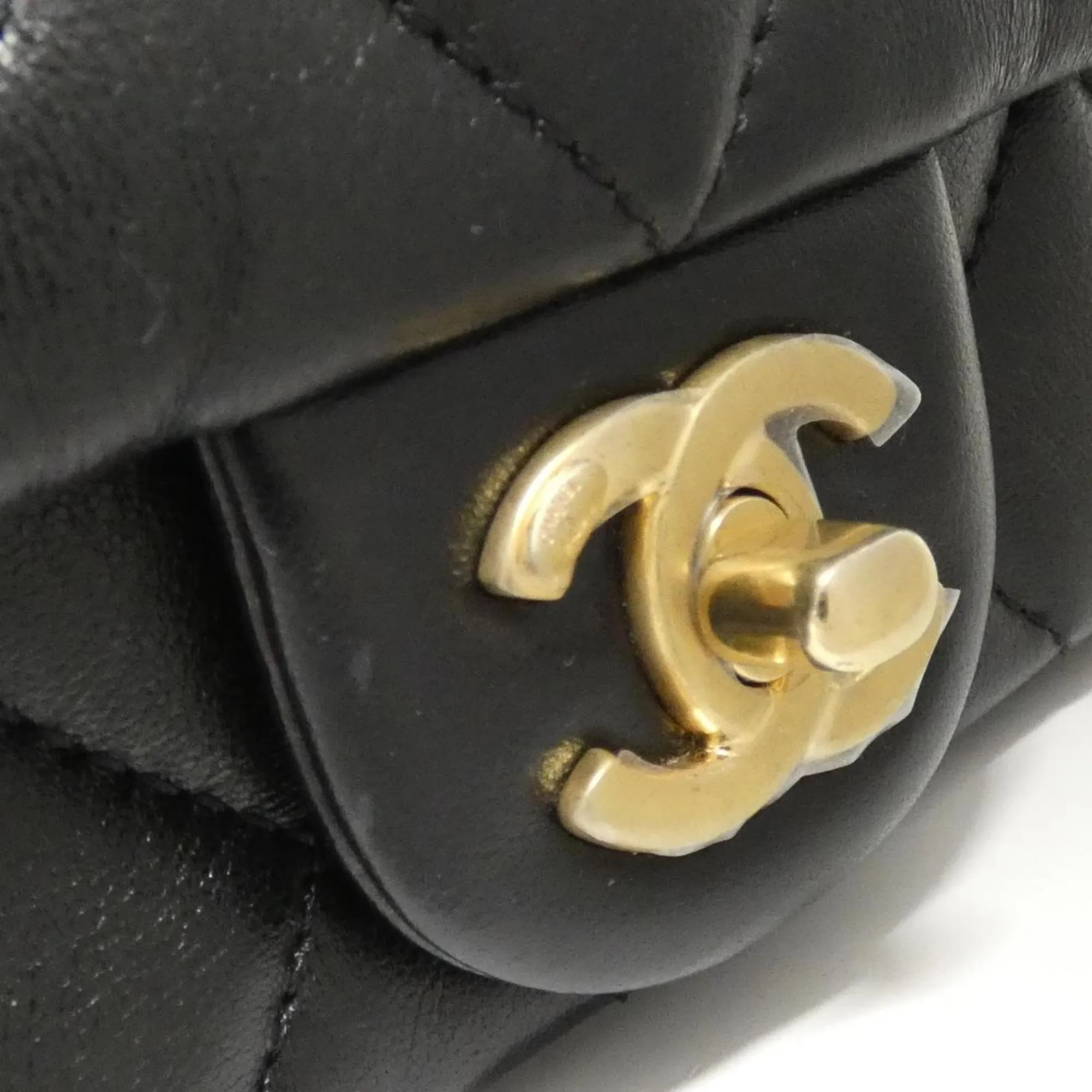 Chanel Leather Shoulder Bag (Pre-Owned)