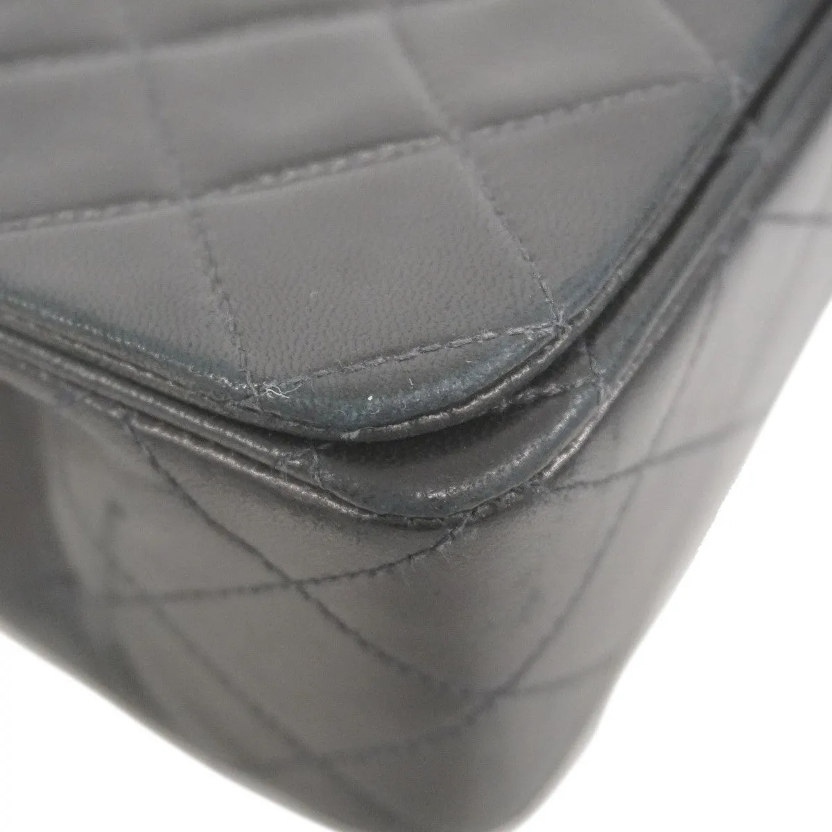 Chanel Leather Shoulder Bag (Pre-Owned)