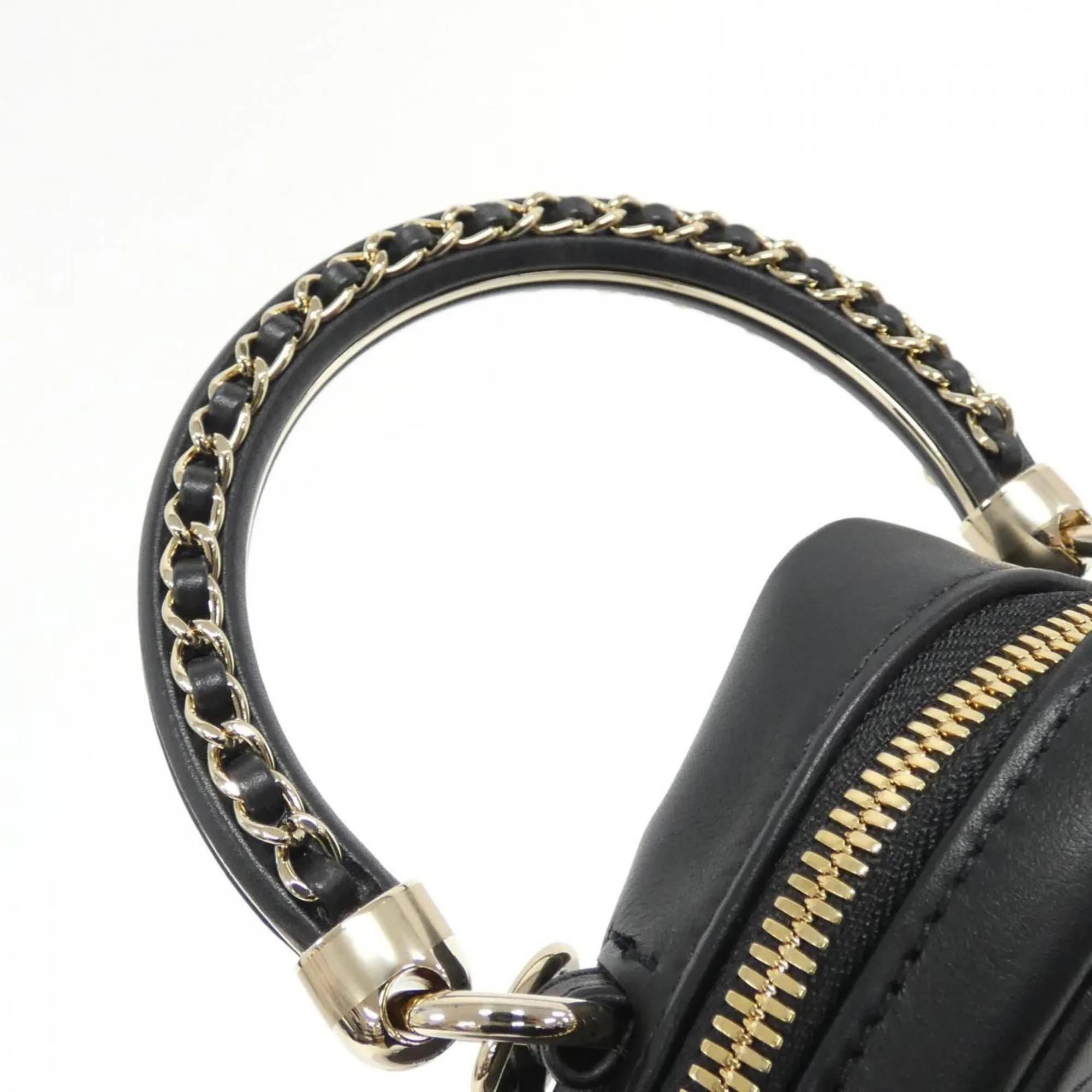 Chanel Leather Shoulder Bag (Pre-Owned)