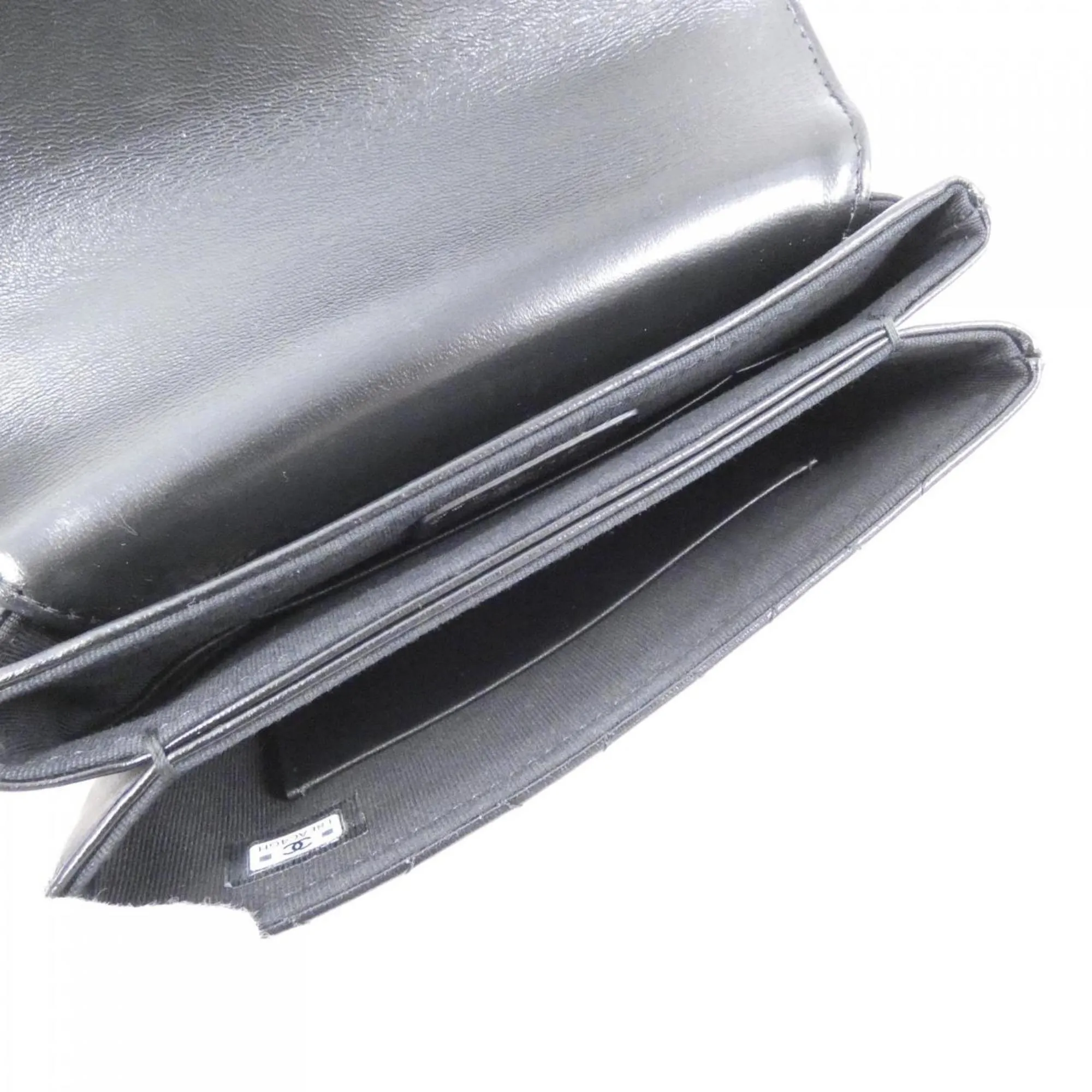 Chanel Leather Shoulder Bag (Pre-Owned)