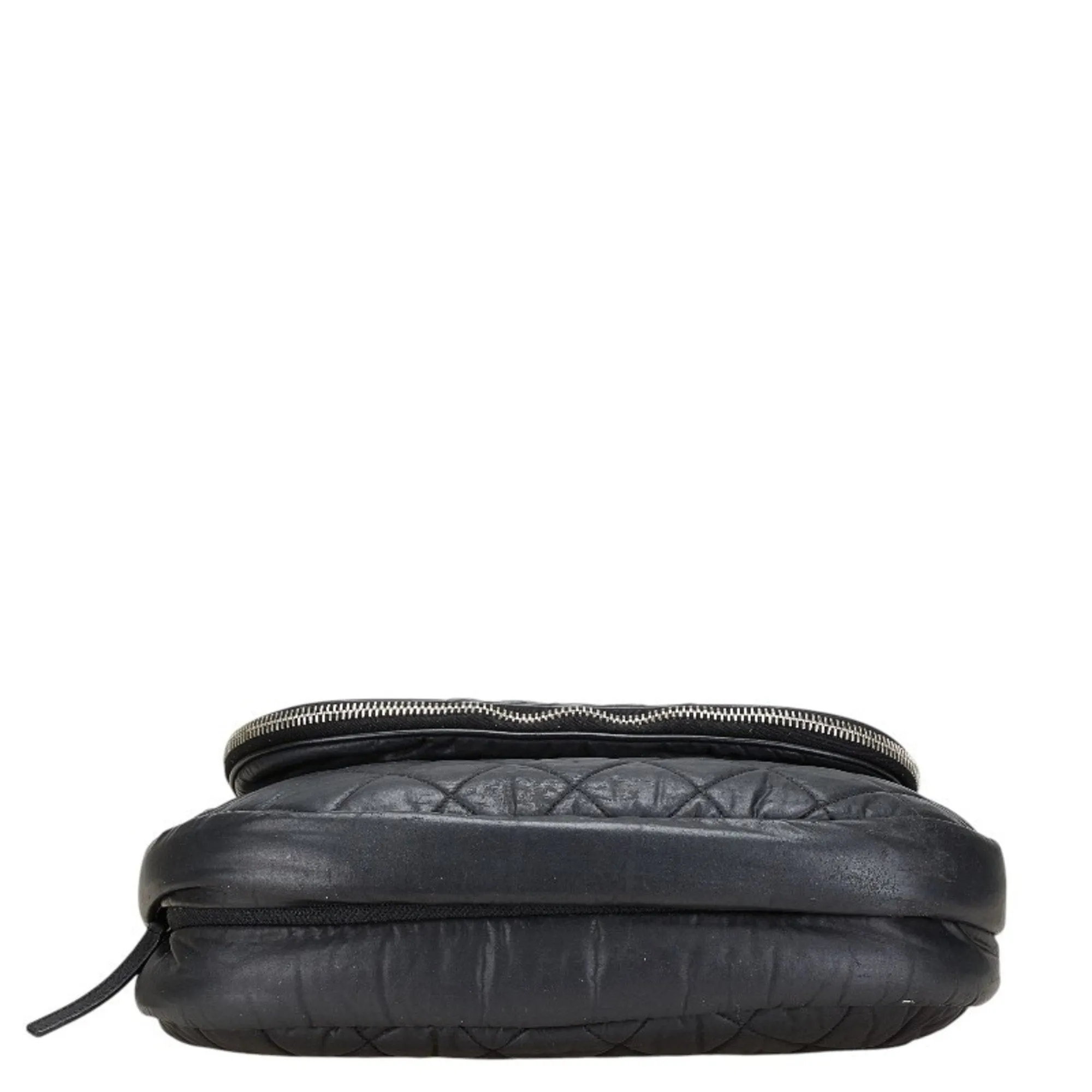 Chanel Leather Shoulder Bag (Pre-Owned)