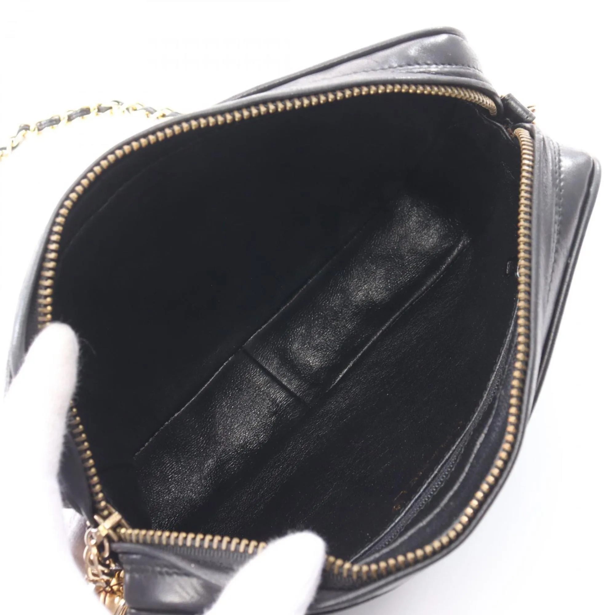 Chanel Leather Shoulder Bag (Pre-Owned)