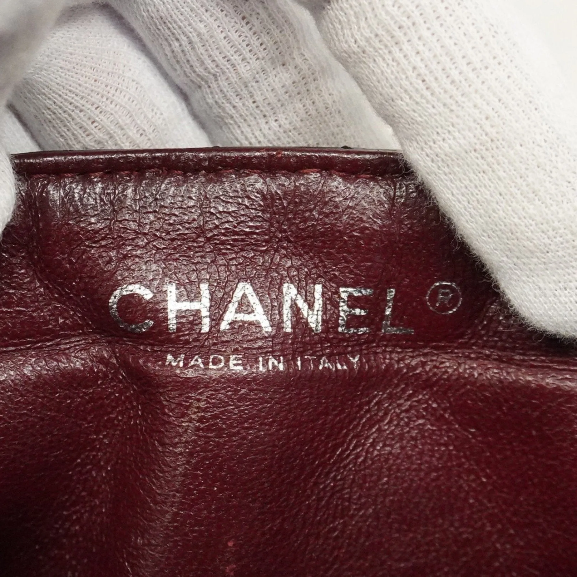 Chanel Patent Leather Shoulder Bag (Pre-Owned)