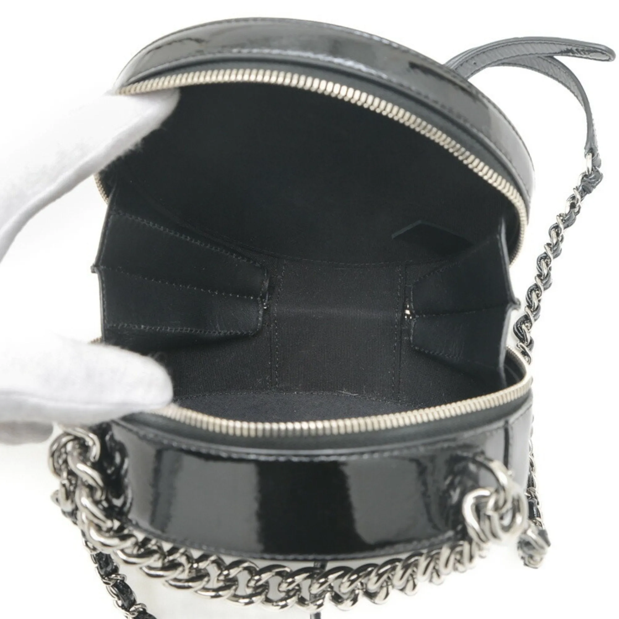 Chanel Patent Leather Shoulder Bag (Pre-Owned)