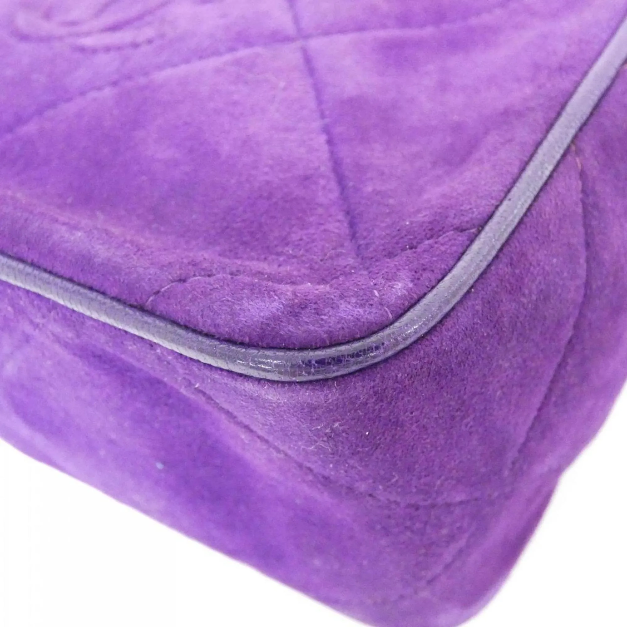 Chanel Suede Shoulder Bag (Pre-Owned)