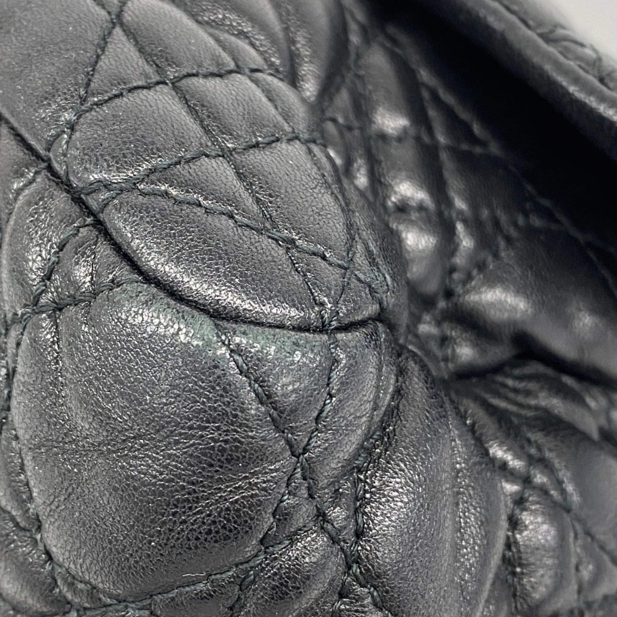 Christian Dior Leather Shoulder Bag (Pre-Owned)