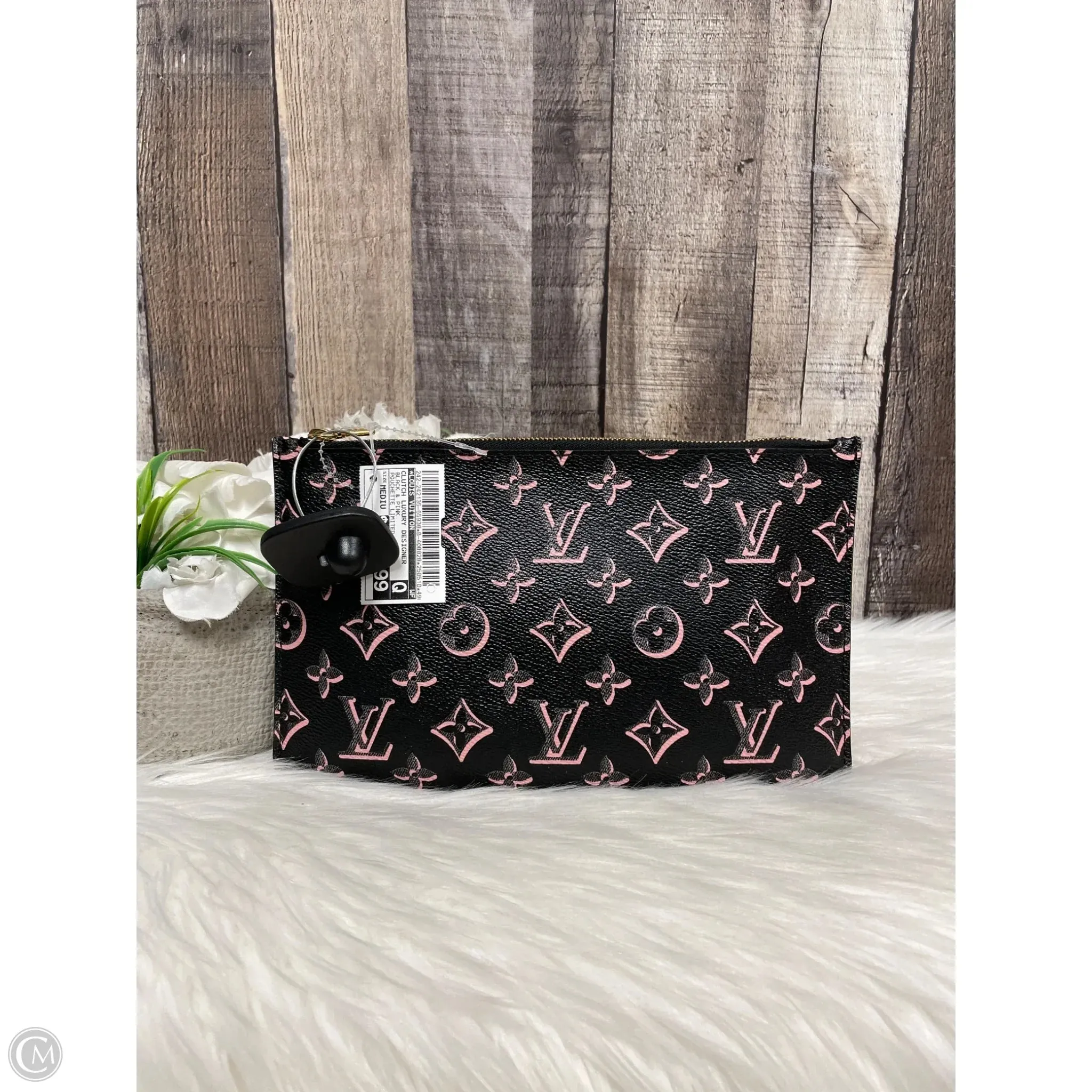 Clutch Luxury Designer By Louis Vuitton, Size: Medium
