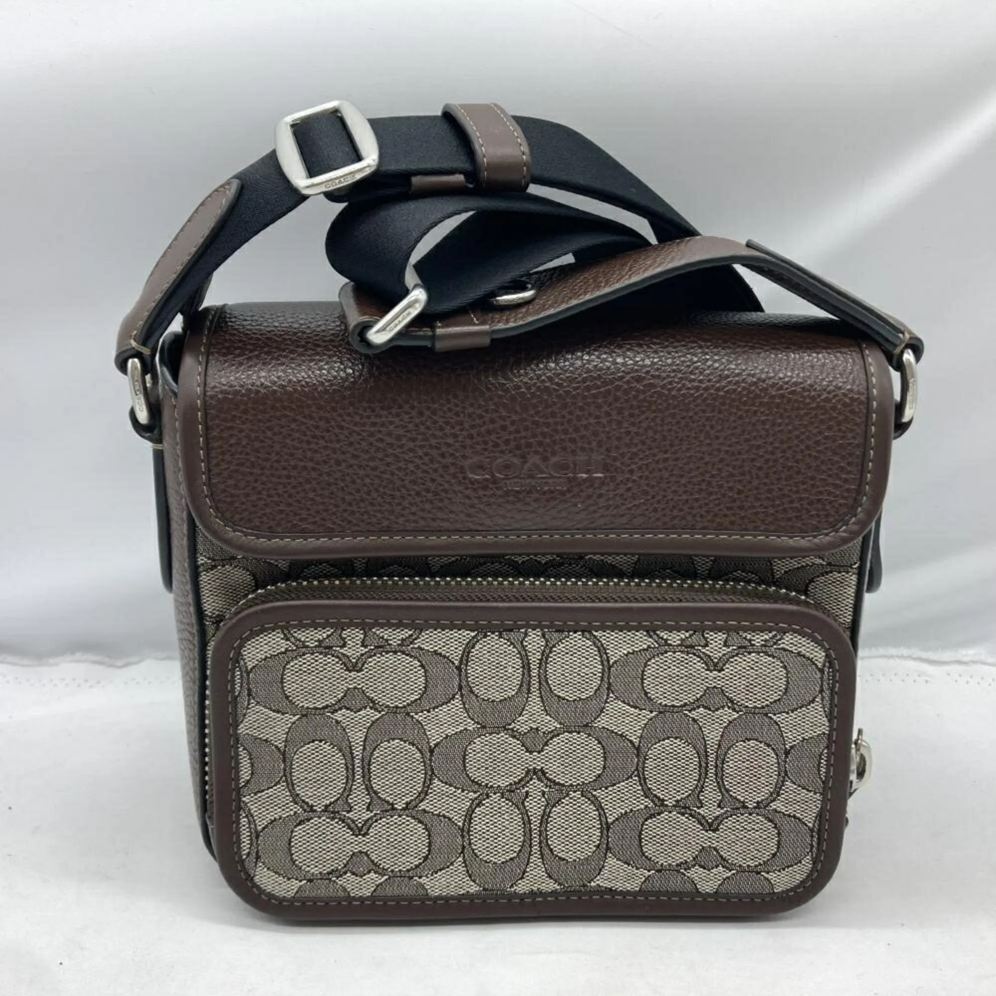 Coach Jacquard Shoulder Bag (Pre-Owned)