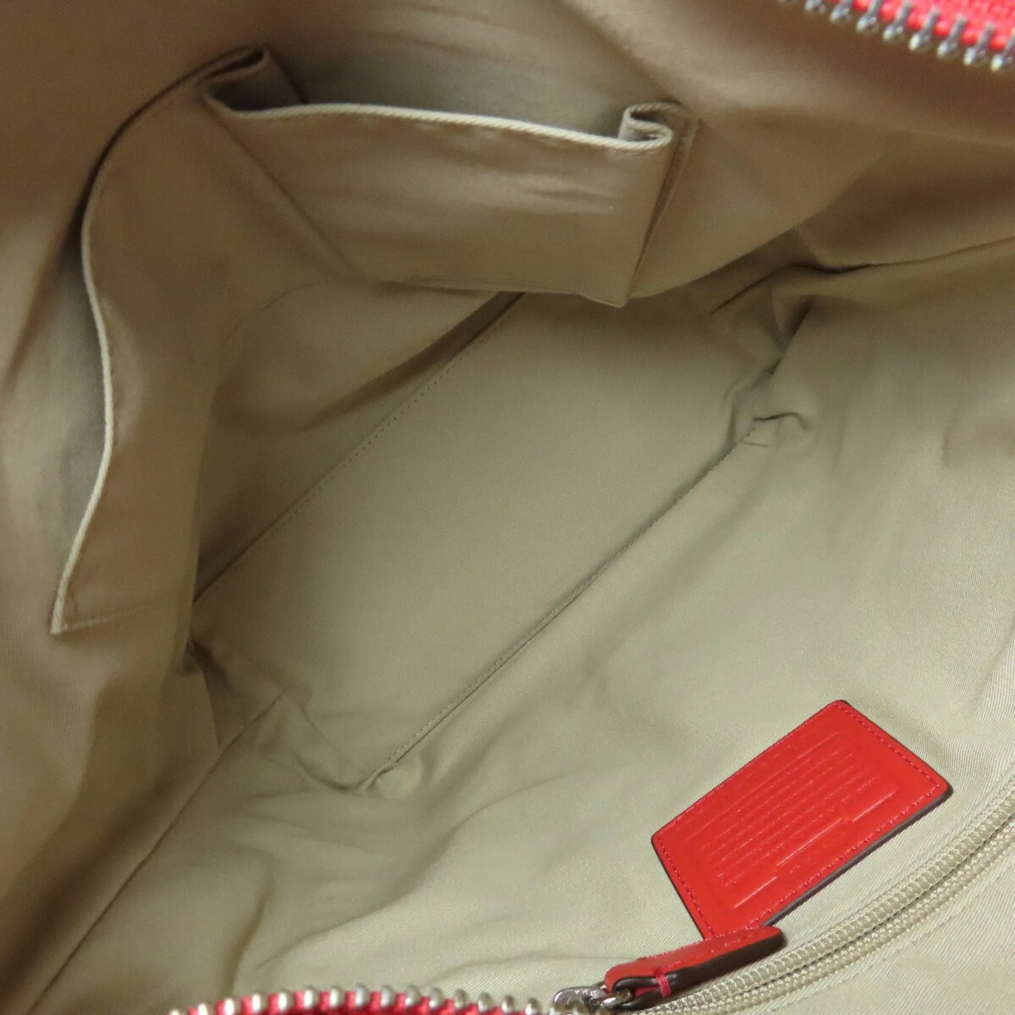 Coach Leather Shoulder Bag (Pre-Owned)