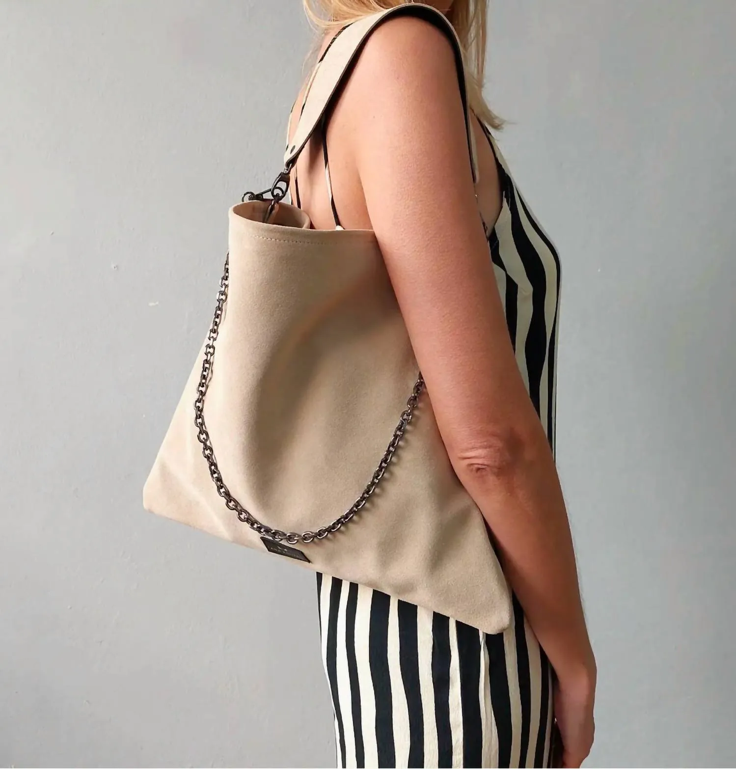 Erato Handbag In Beige Suede