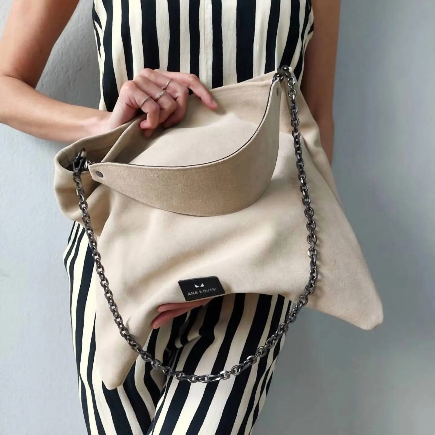 Erato Handbag In Beige Suede