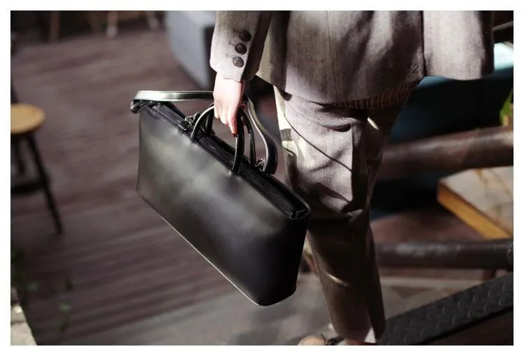 Fashion Womens Leather Structured Black 18" Zipper Shoulder Handbag Long Shoulder Bag For Work