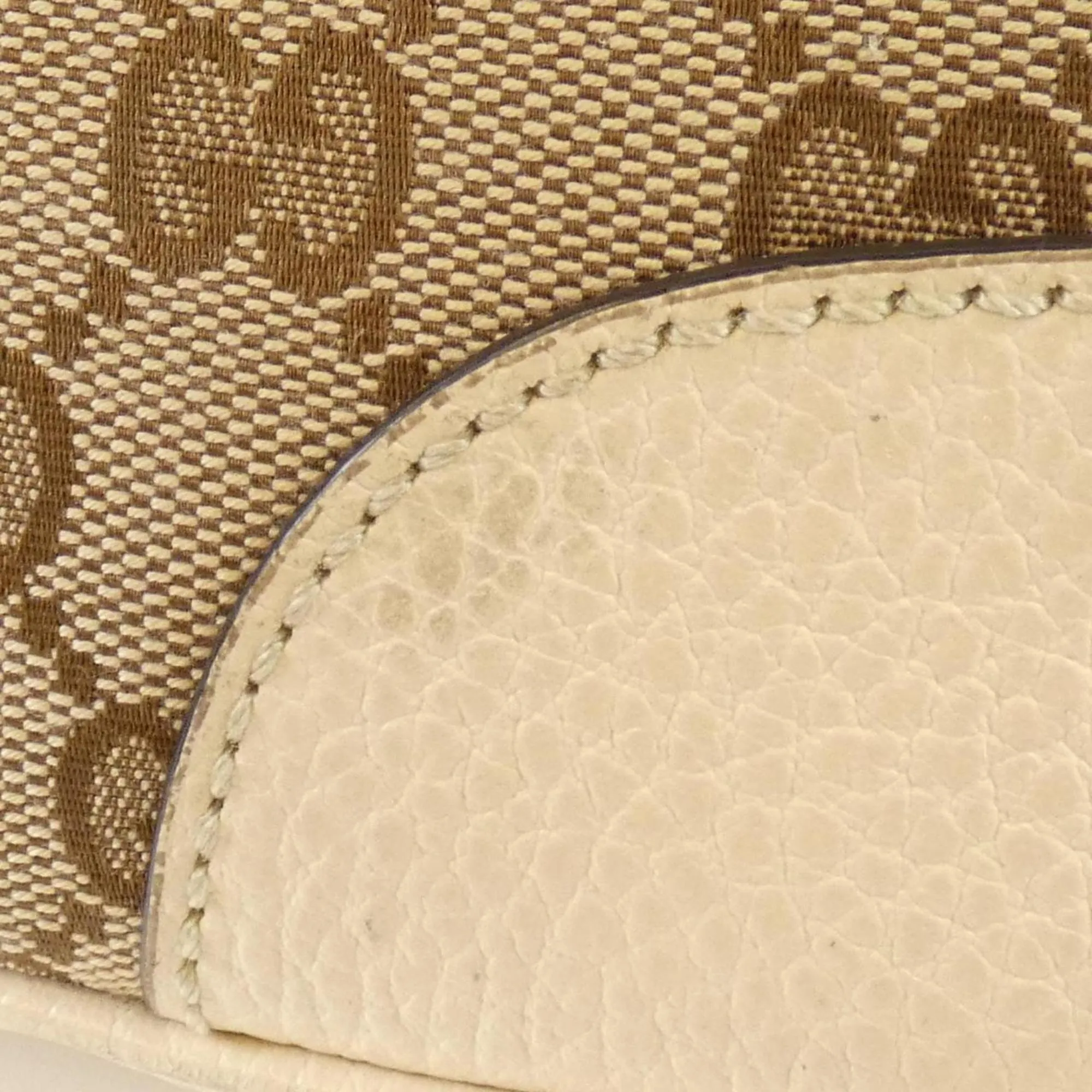 Gucci ivory Gg Canvas Shoulder Bag (Pre-Owned)