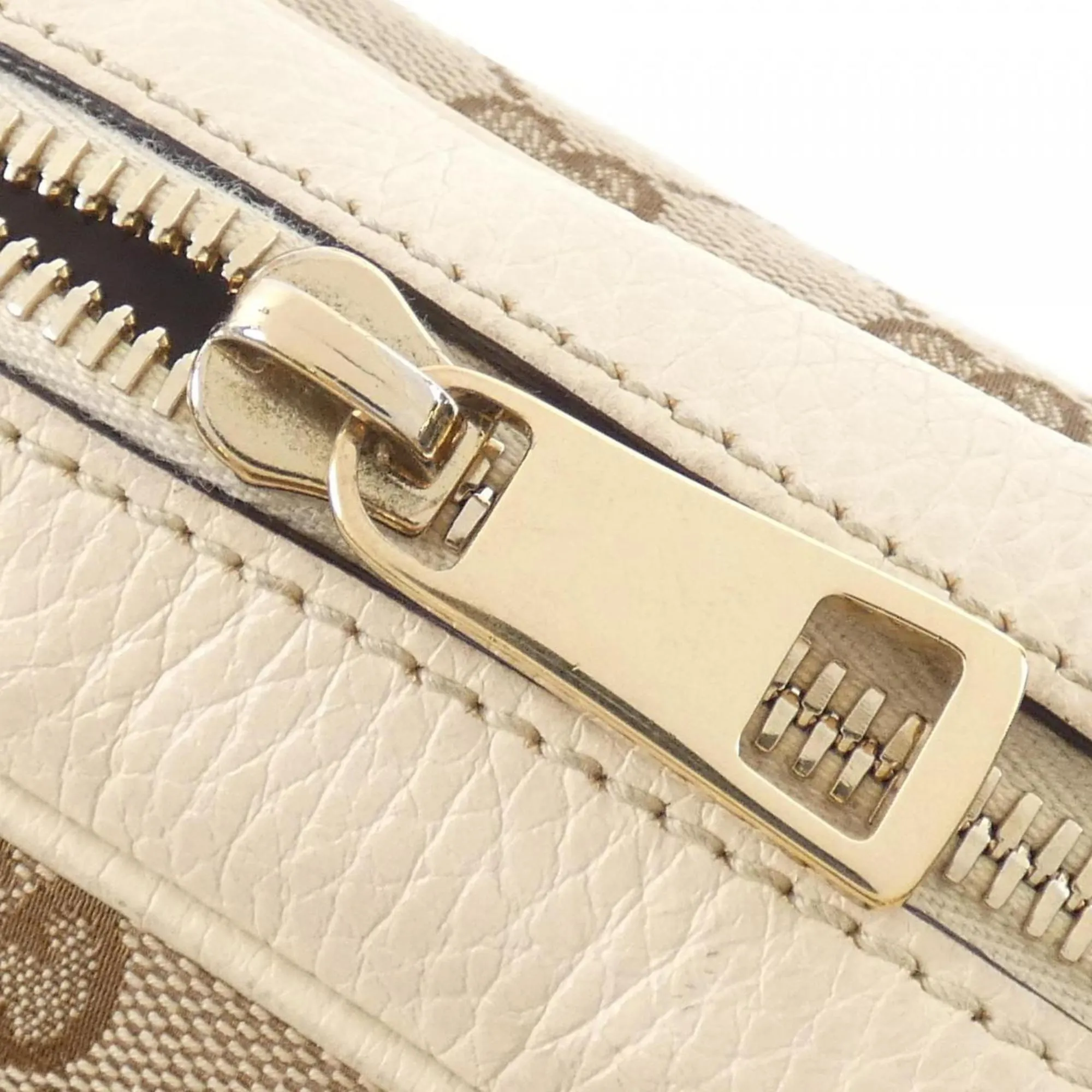 Gucci ivory Gg Canvas Shoulder Bag (Pre-Owned)