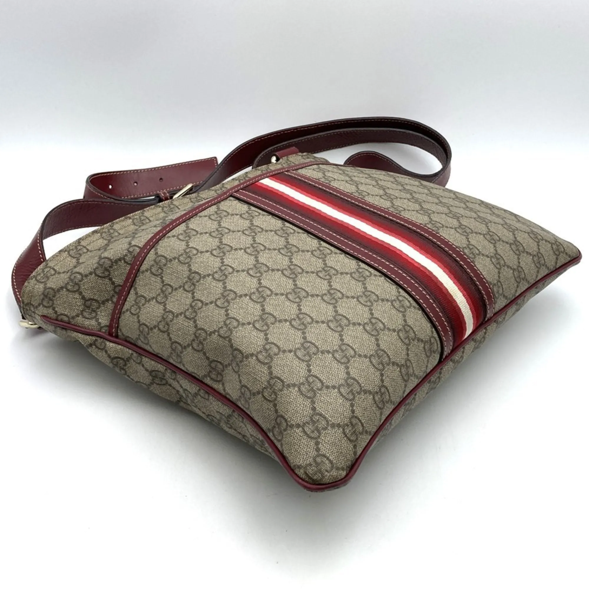 Gucci Sherry Line Gg Supreme Shoulder Bag (Pre-Owned)