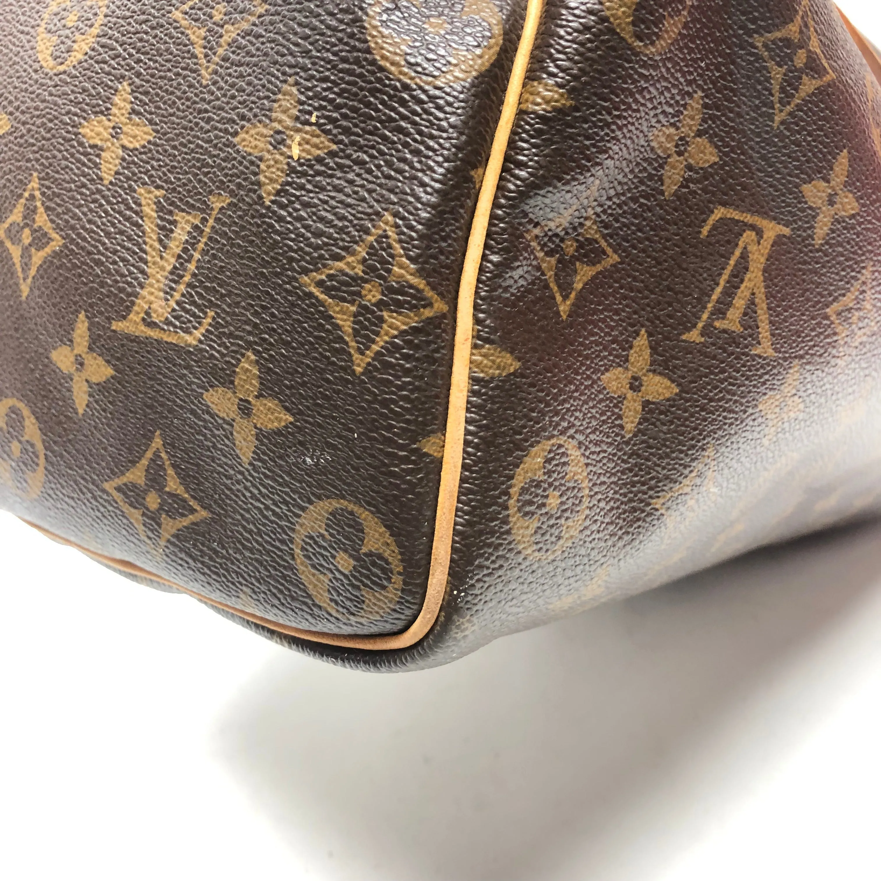 Handbag Luxury Designer By Louis Vuitton, Size: Medium