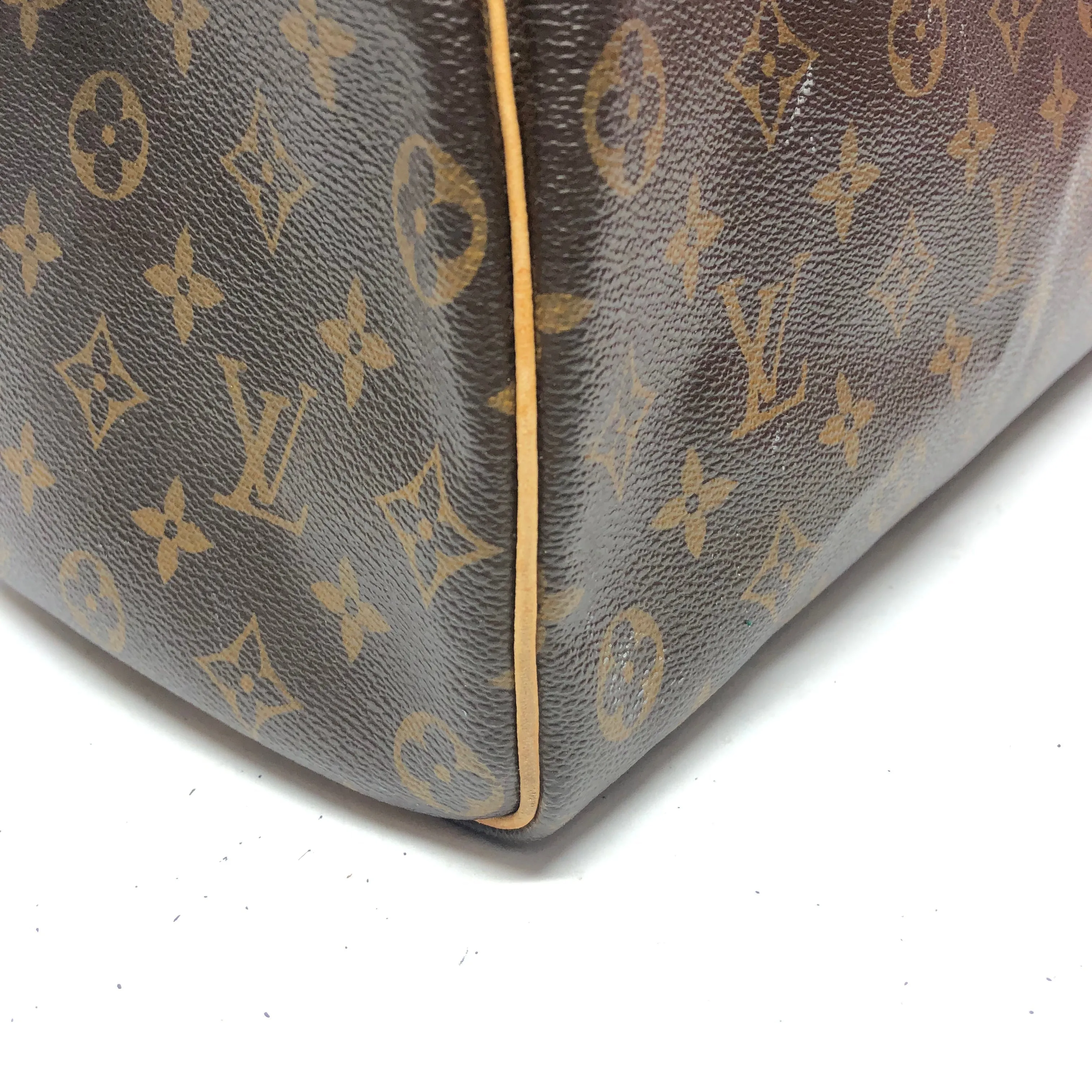 Handbag Luxury Designer By Louis Vuitton, Size: Medium