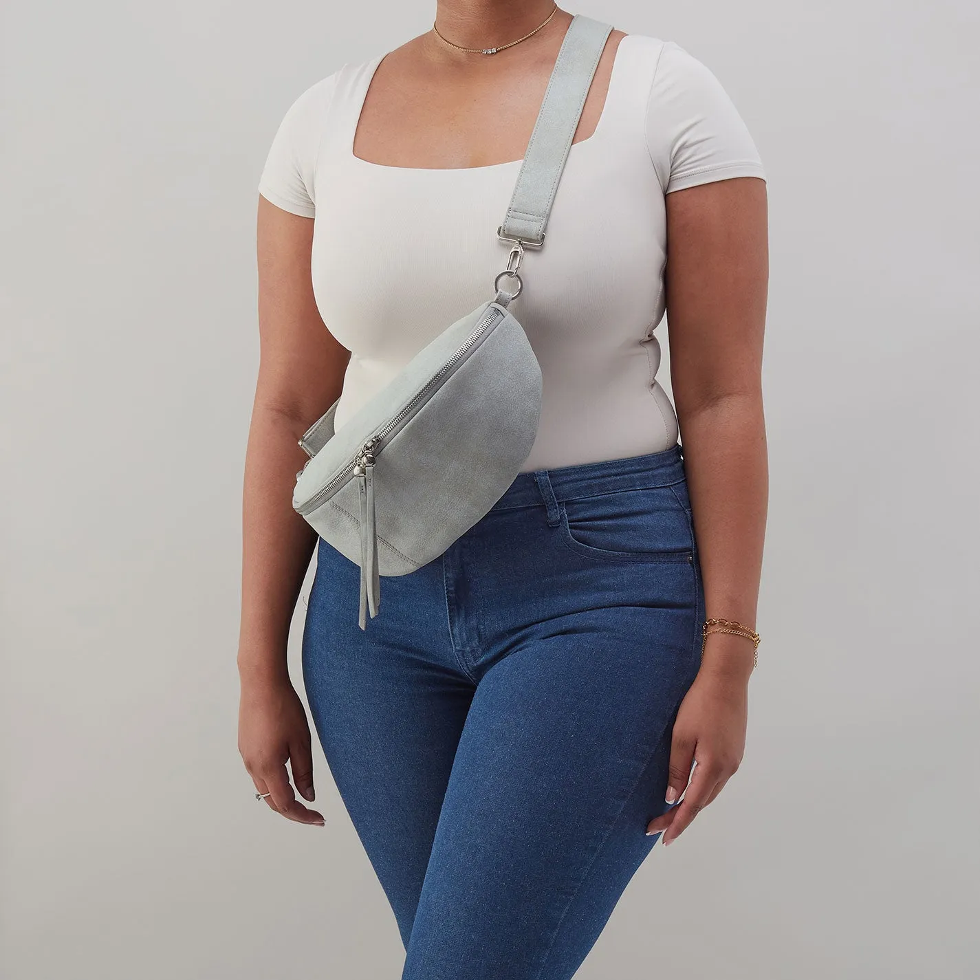 Hunter Medium Belt Bag In Buffed Leather - Misty Harbor