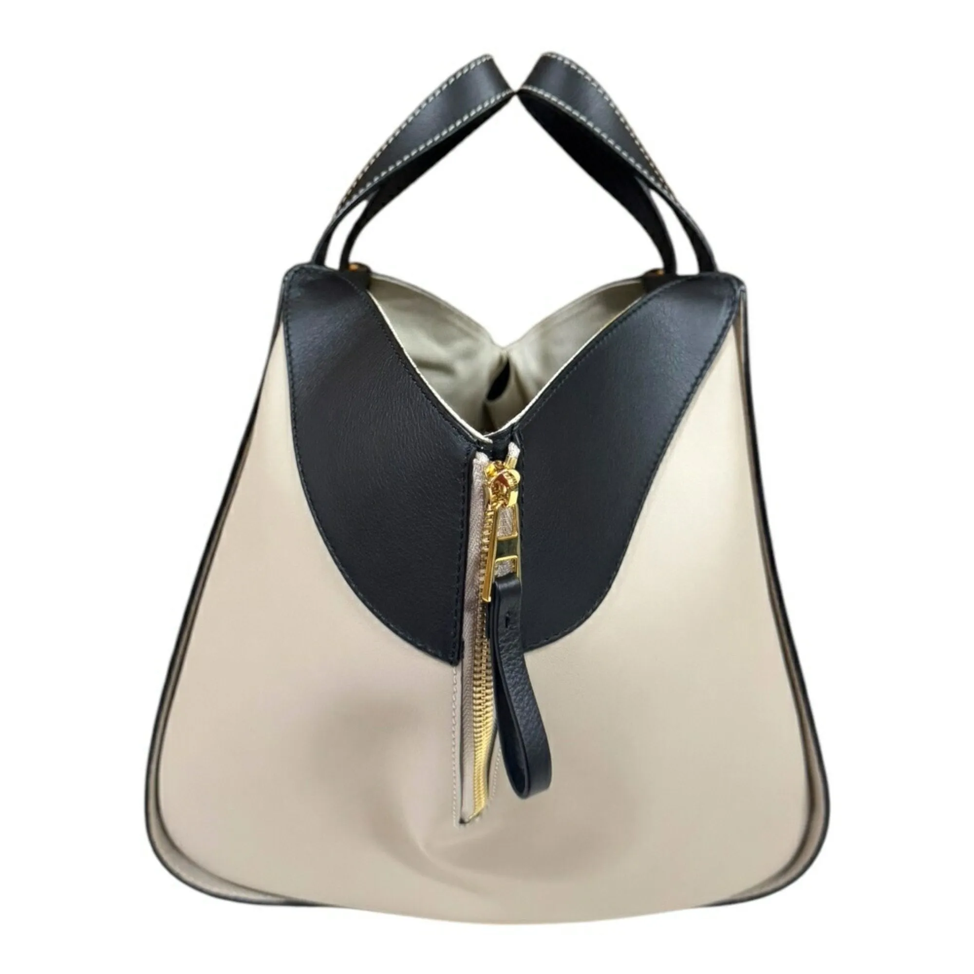 Loewe  Leather Shoulder Bag (Pre-Owned)