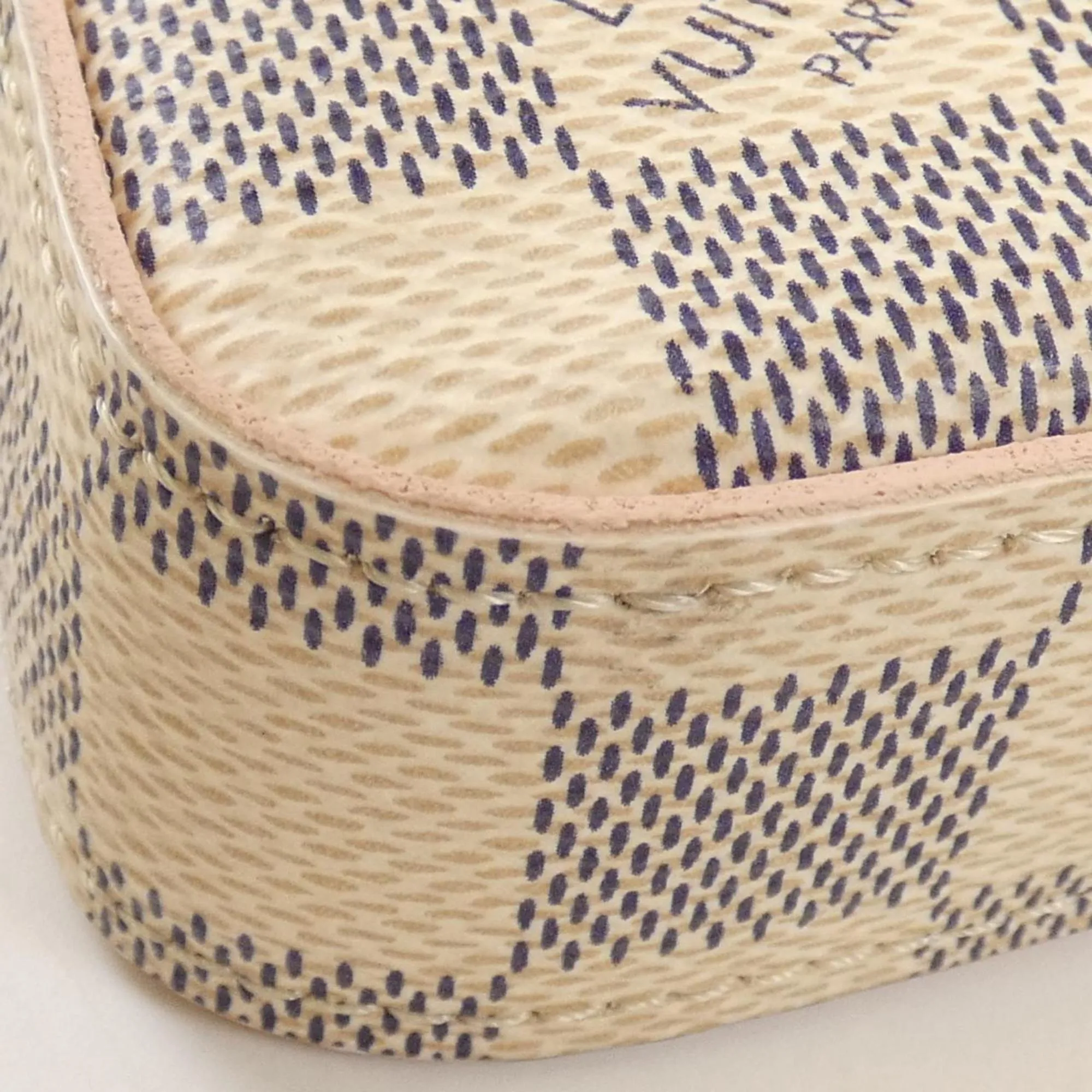 Louis Vuitton Damier Azur Damier Azur Rose Damier Azur Pochette Shoulder Bag (Pre-Owned)