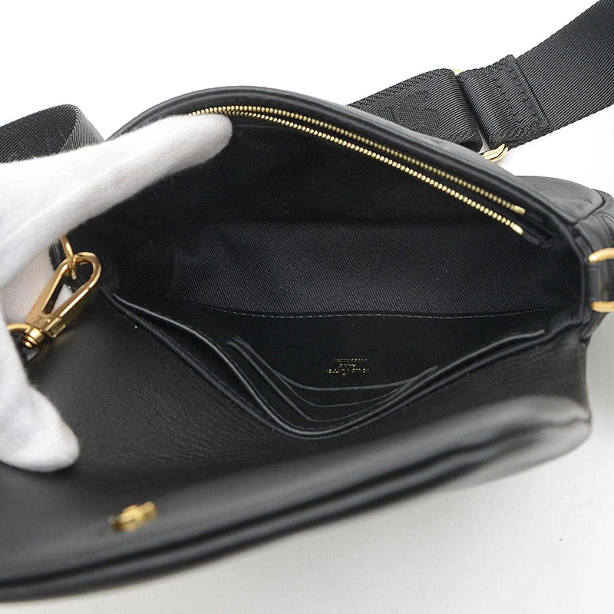 Louis Vuitton Leather Attach Case Shoulder Bag (Pre-Owned)