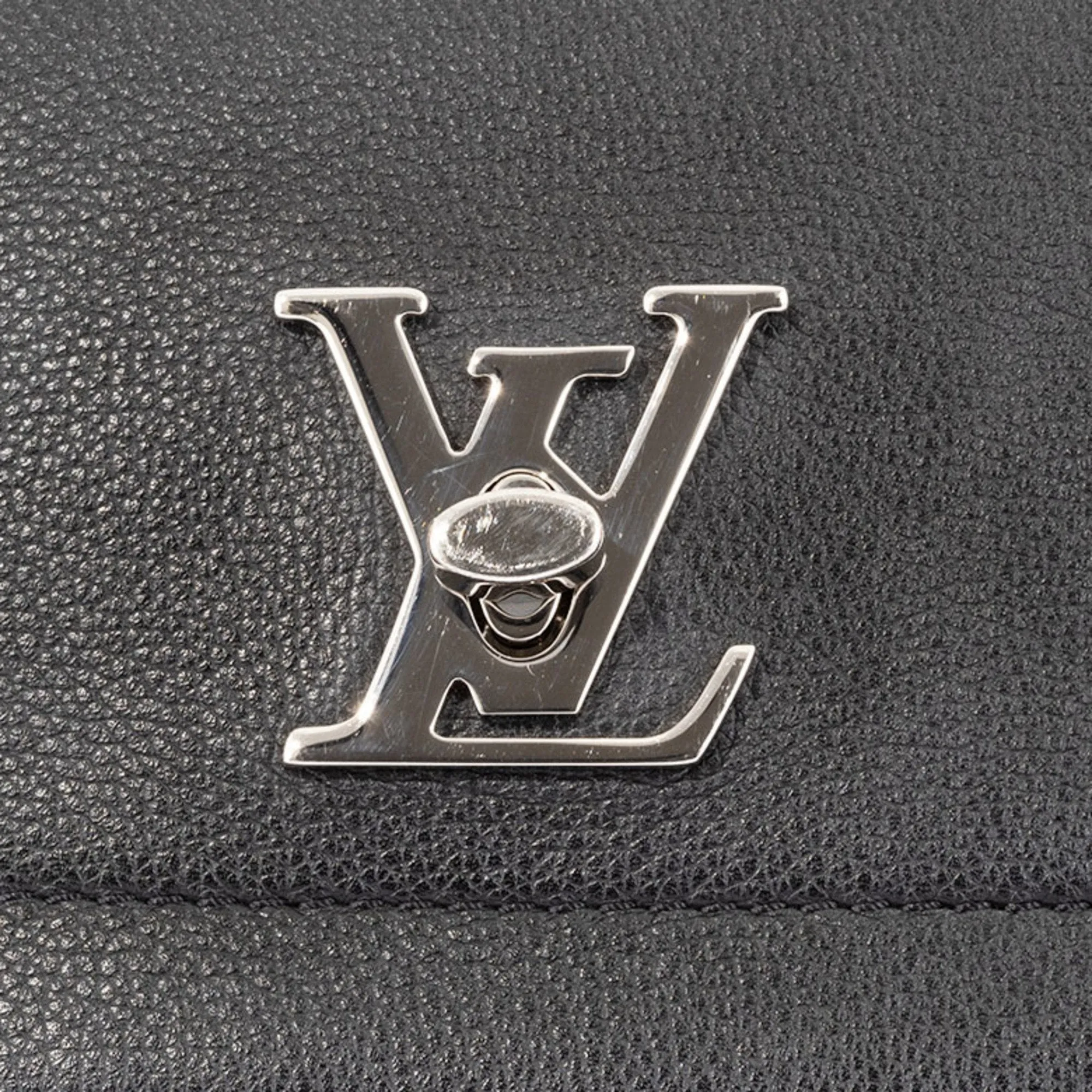Louis Vuitton Leather Handbag Shoulder Bag (Pre-Owned)
