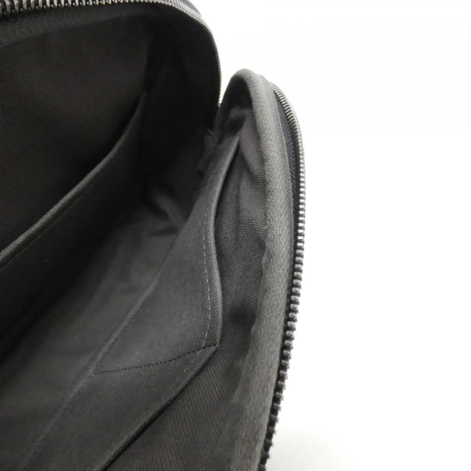 Louis Vuitton Leather Shoulder Bag (Pre-Owned)