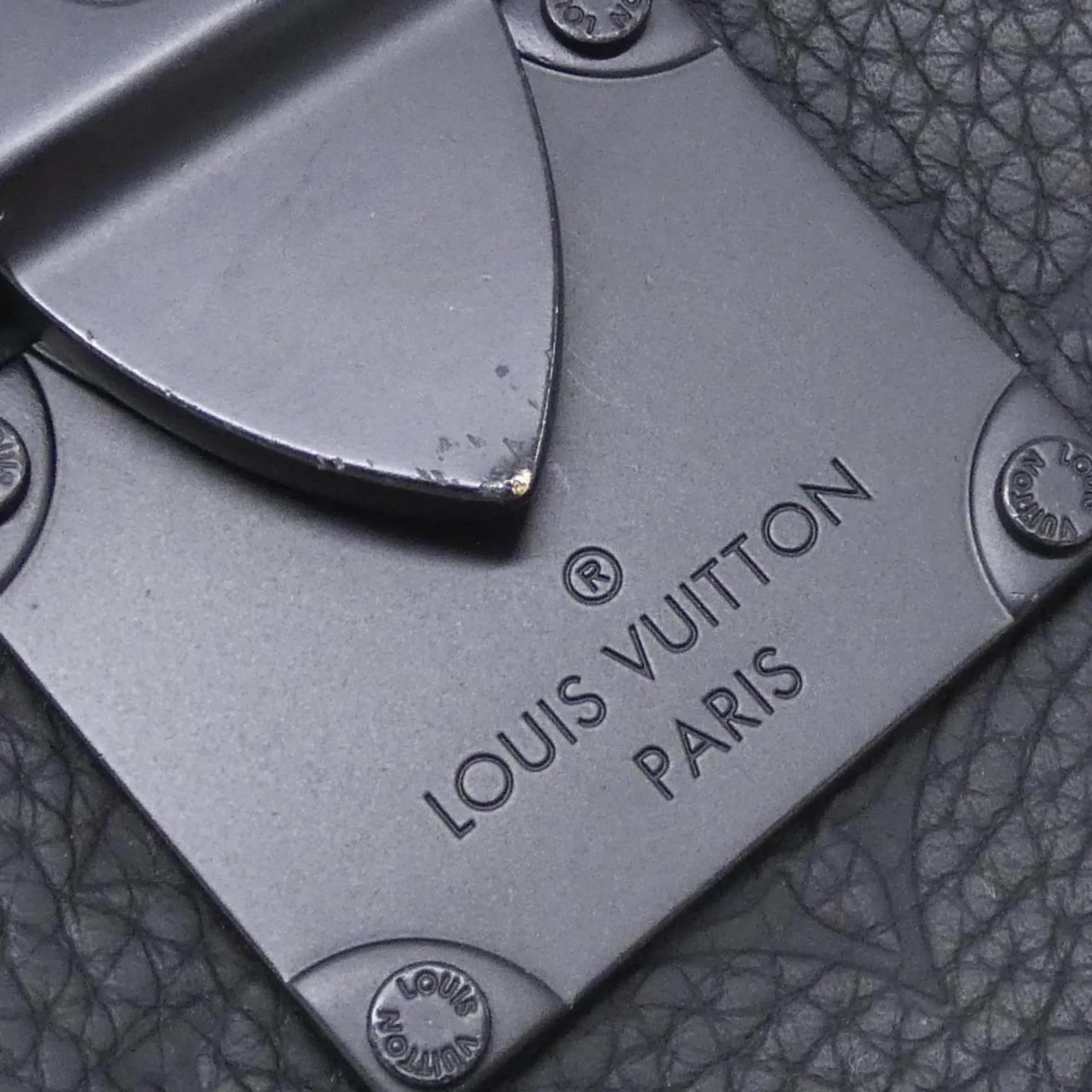 Louis Vuitton Leather Shoulder Bag (Pre-Owned)