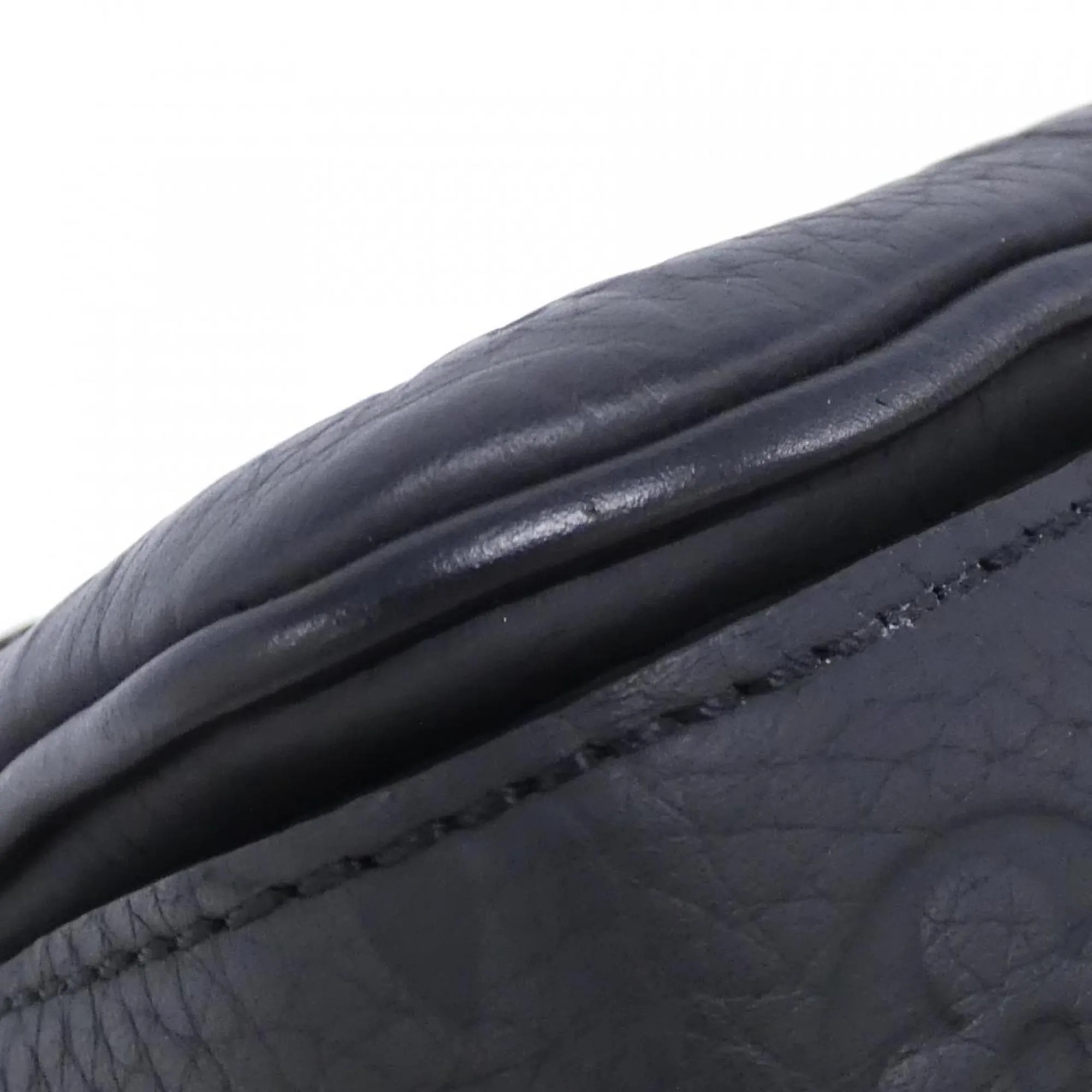 Louis Vuitton Leather Shoulder Bag (Pre-Owned)